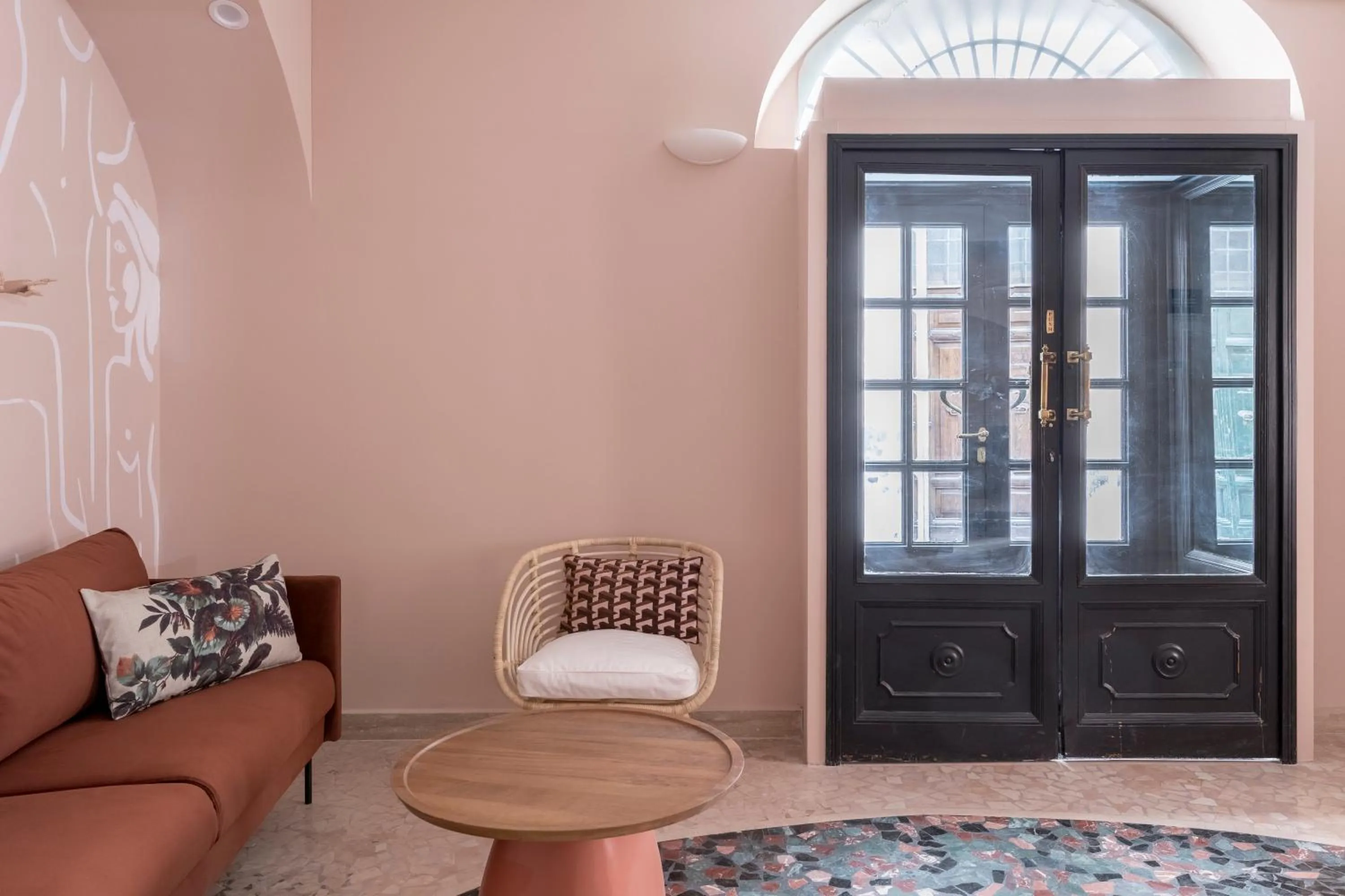 Communal lounge/ TV room in Numa Rome Portico