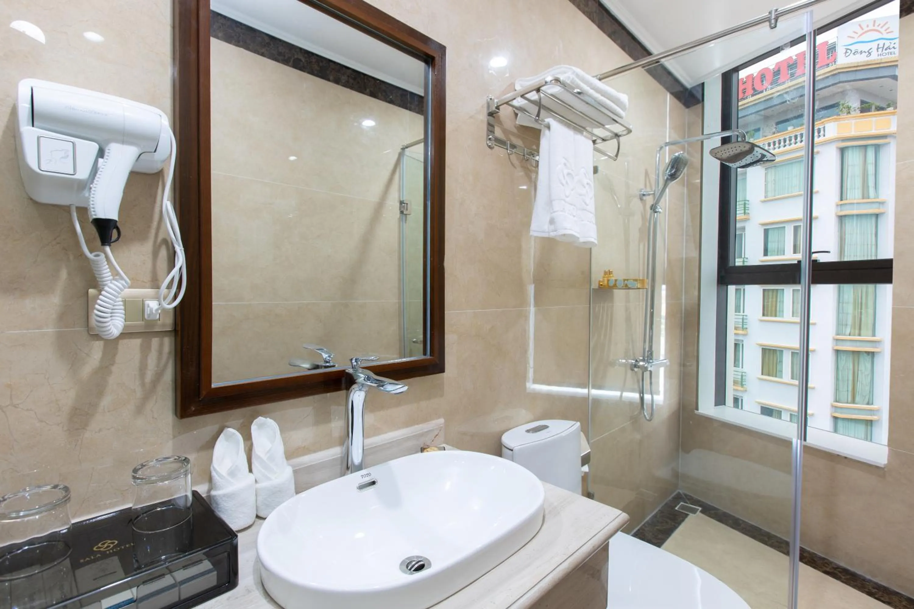 Bathroom in SALA HOTEL MÓNG CÁI