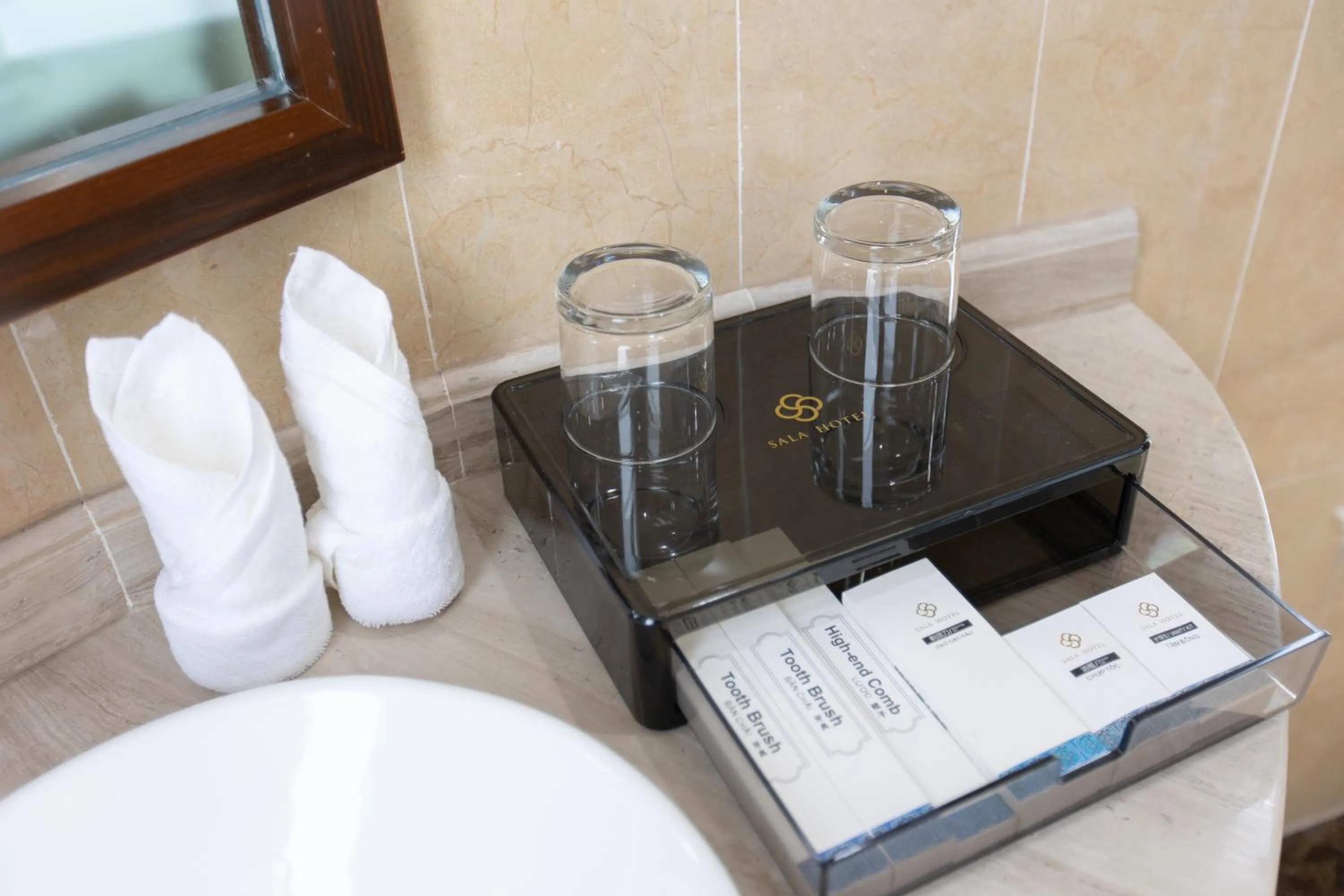 towels in SALA HOTEL MÓNG CÁI