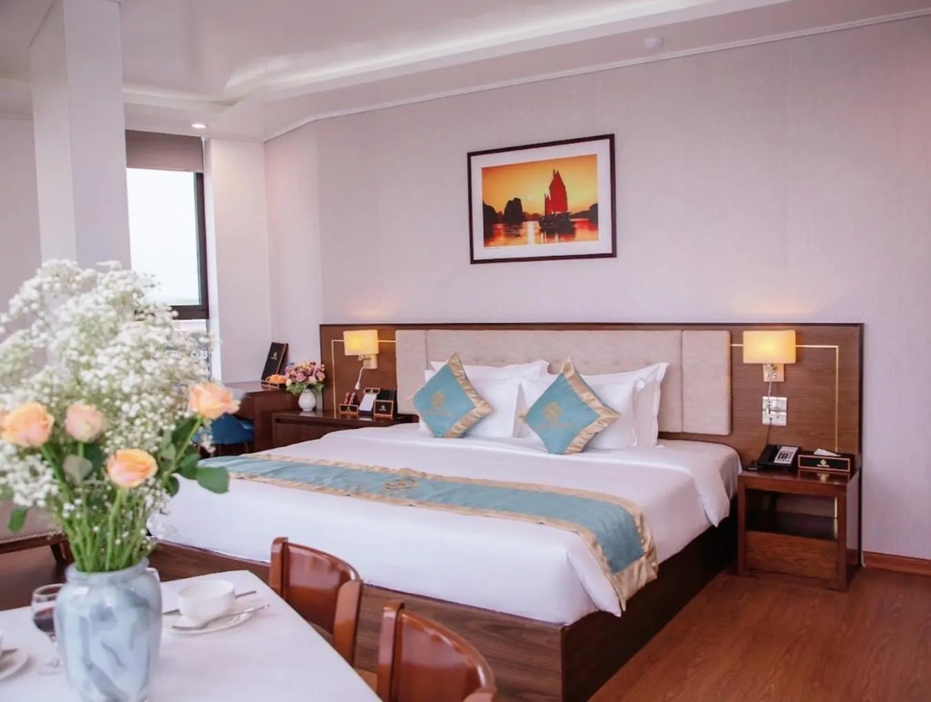 Bed in SALA HOTEL MÓNG CÁI