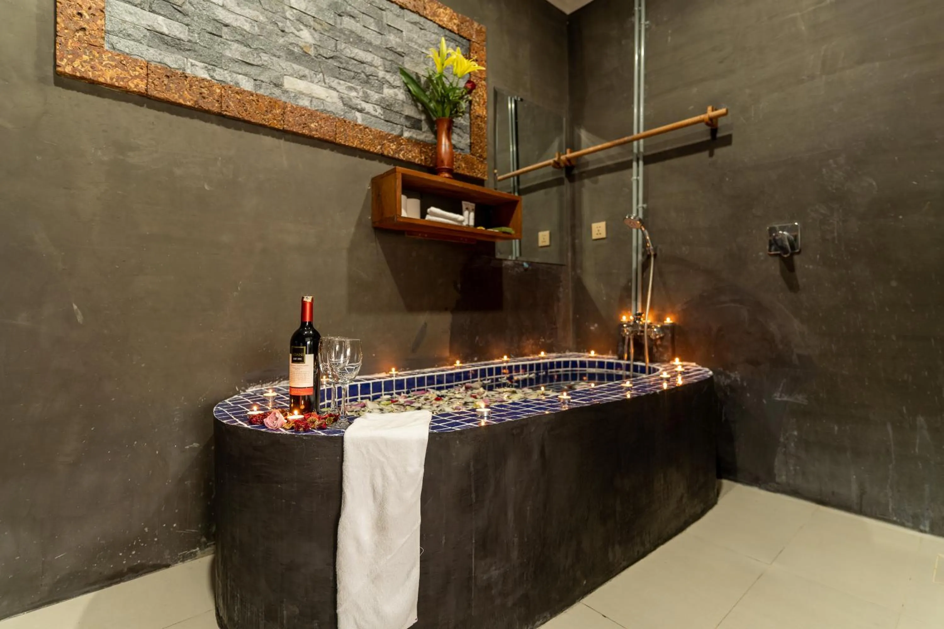 Toilet in Angkor Rithy Boutiquese