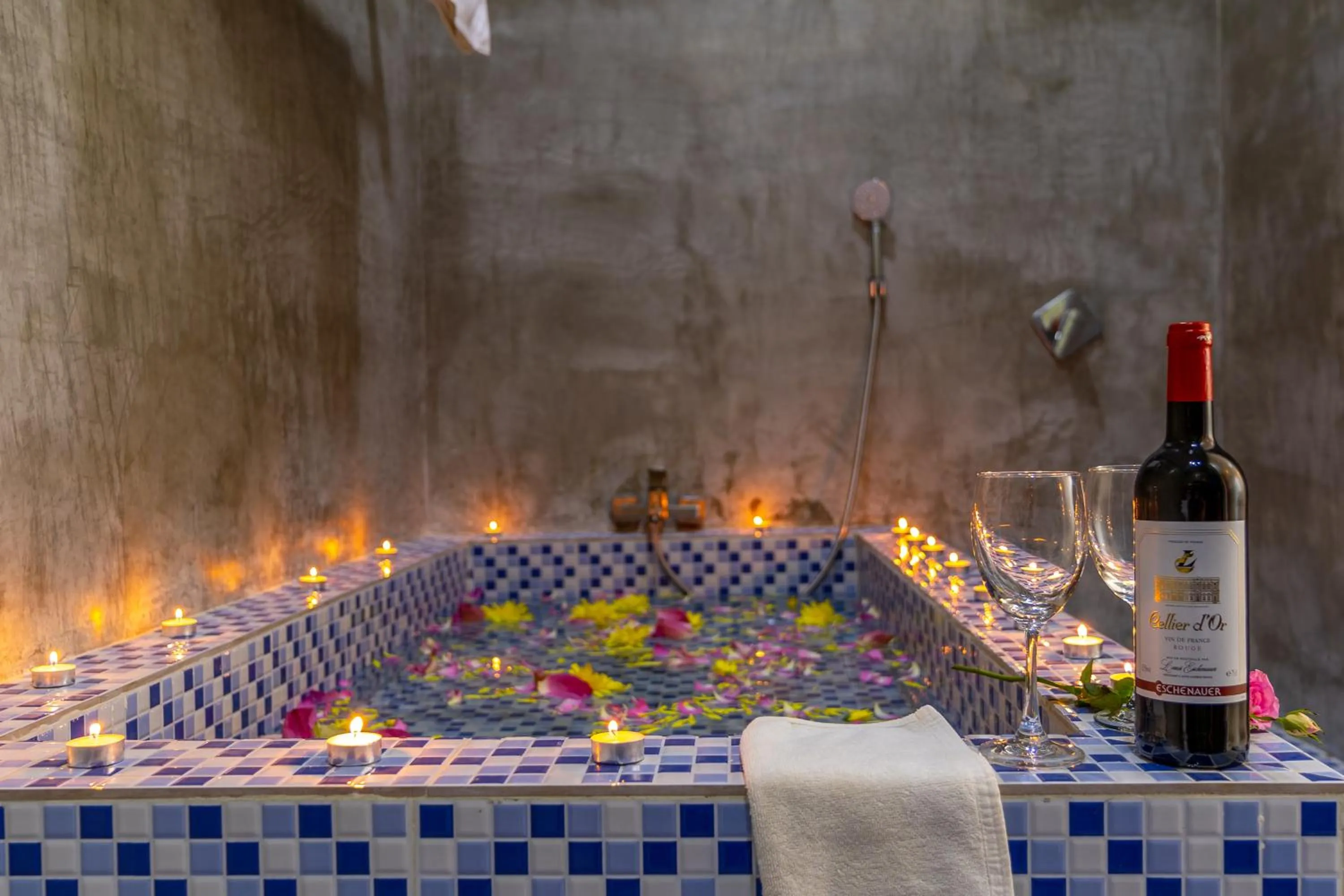 Hot Tub in Angkor Rithy Boutiquese