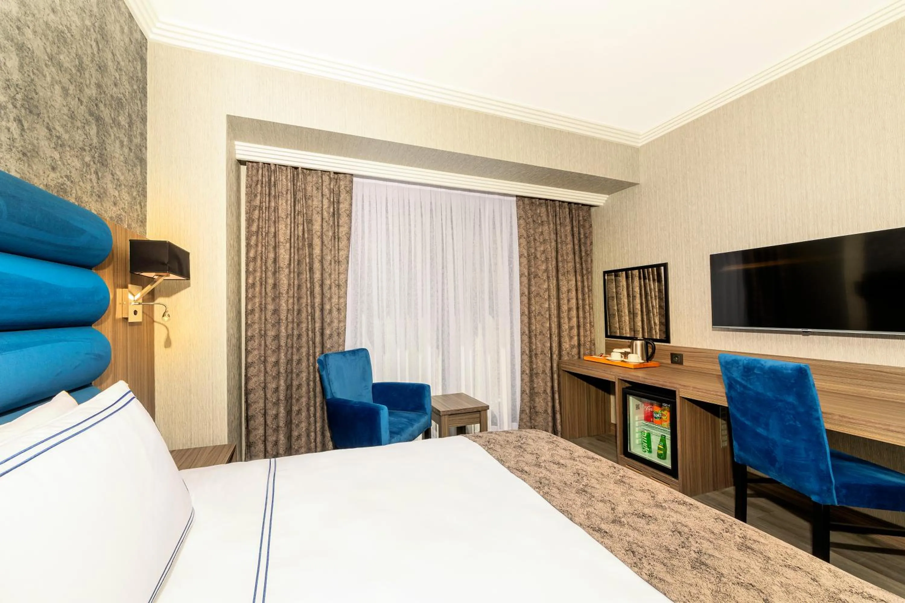 Coffee/tea facilities, Bed in Demiray Hotel Old City