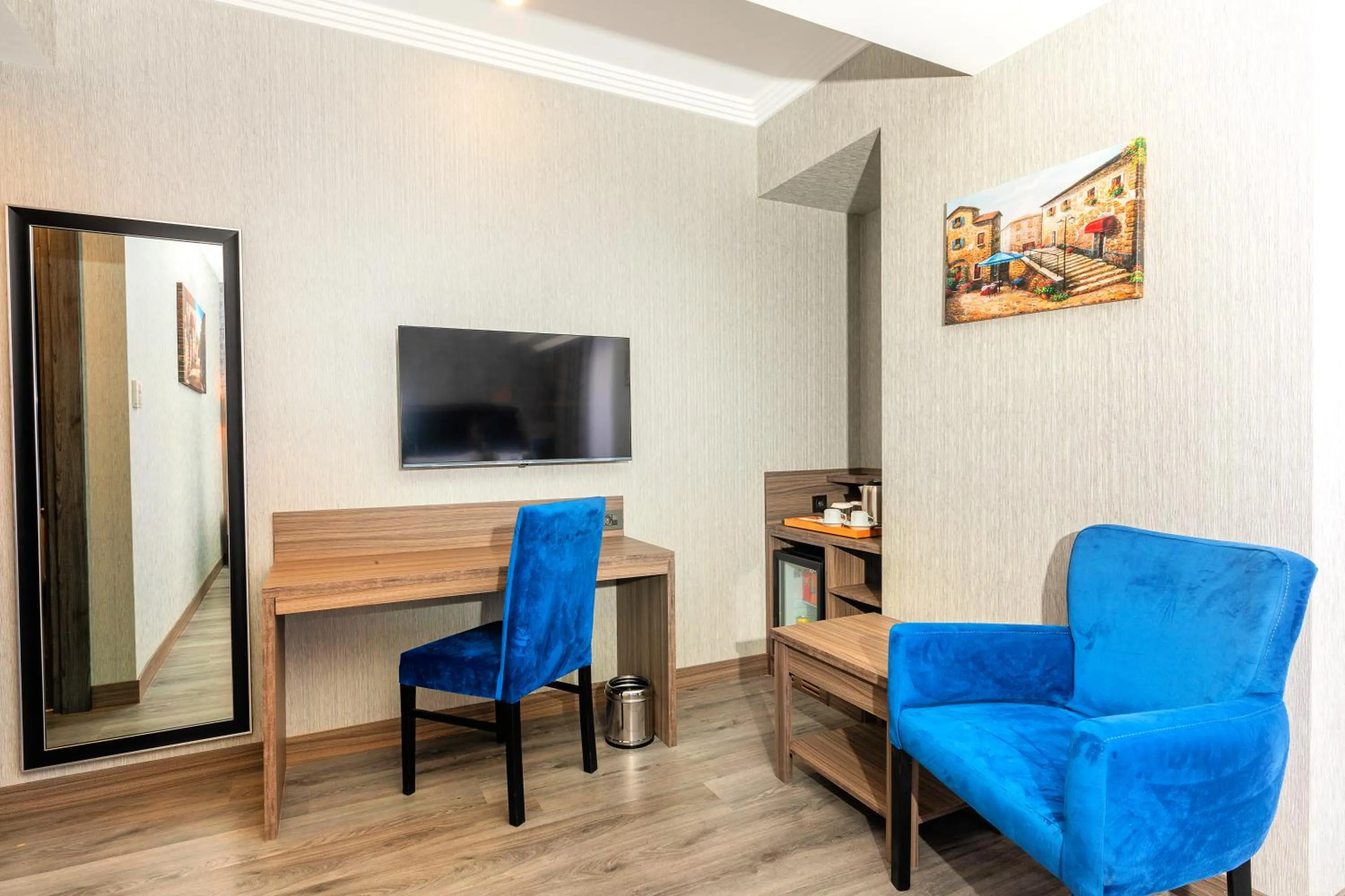 Seating area in Demiray Hotel Old City