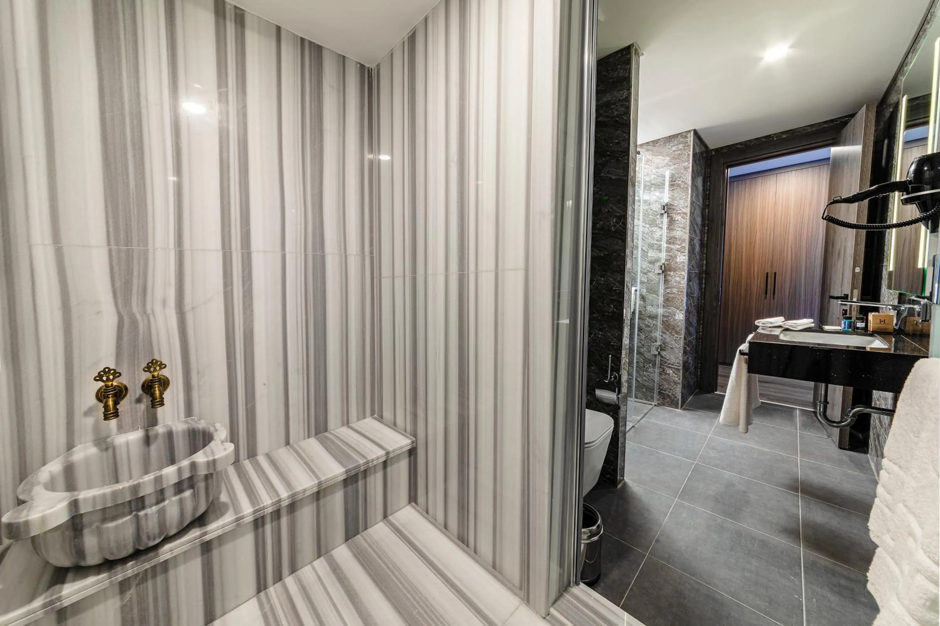 Bathroom in Demiray Hotel Old City