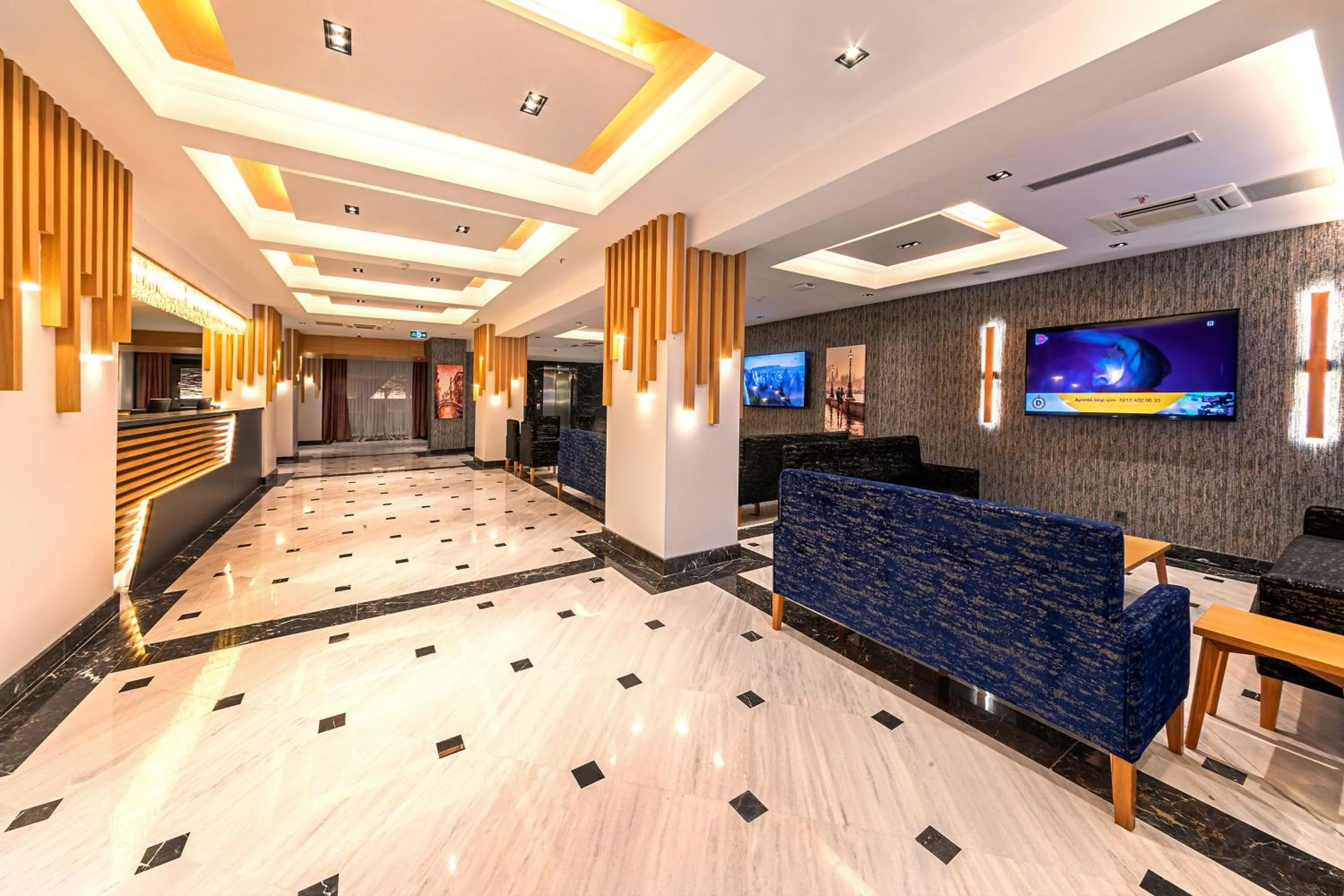 Lobby or reception in Demiray Hotel Old City