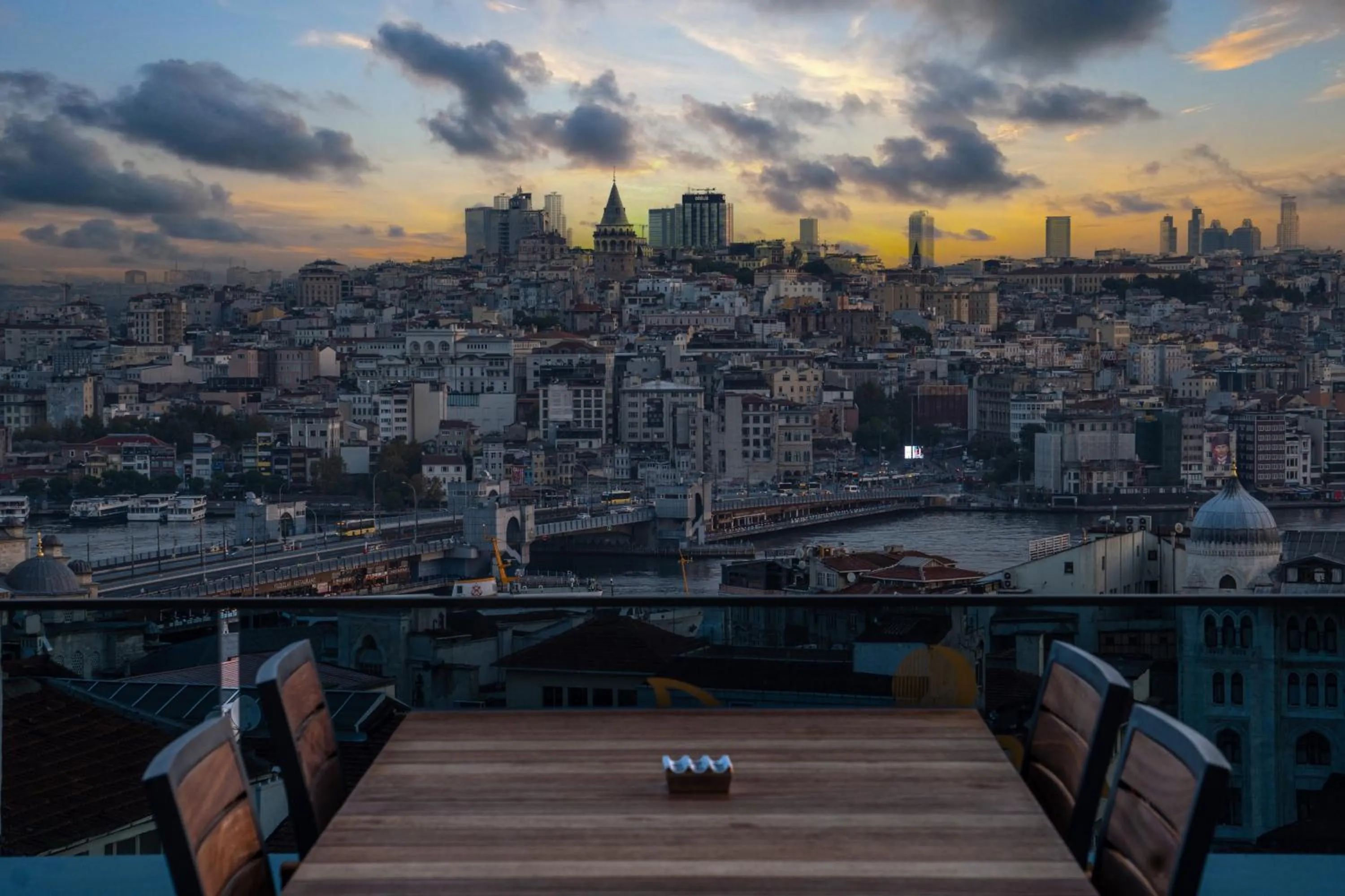 Restaurant/places to eat in Demiray Hotel Old City