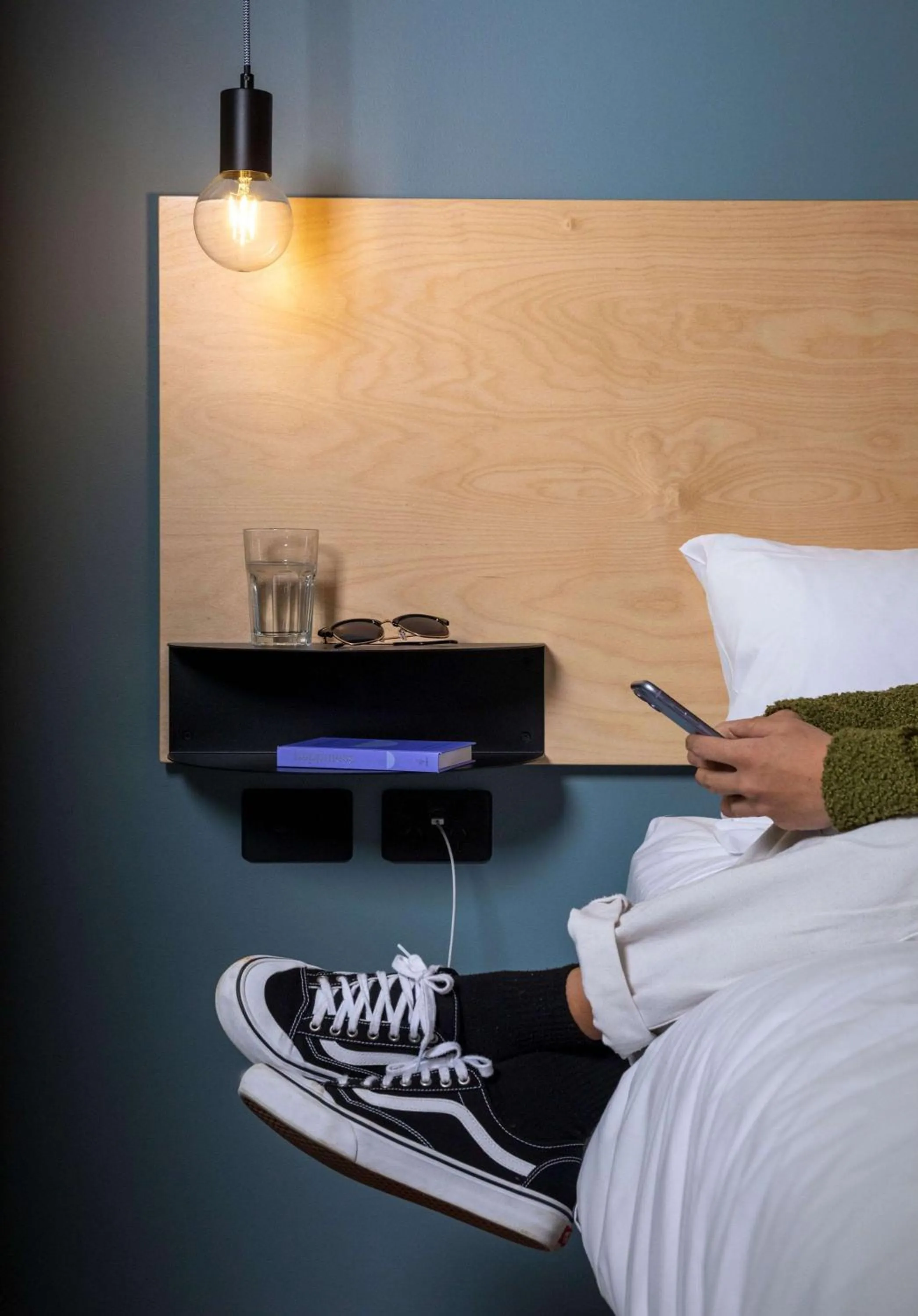 Bedroom, Bed in LyLo Auckland Hotel