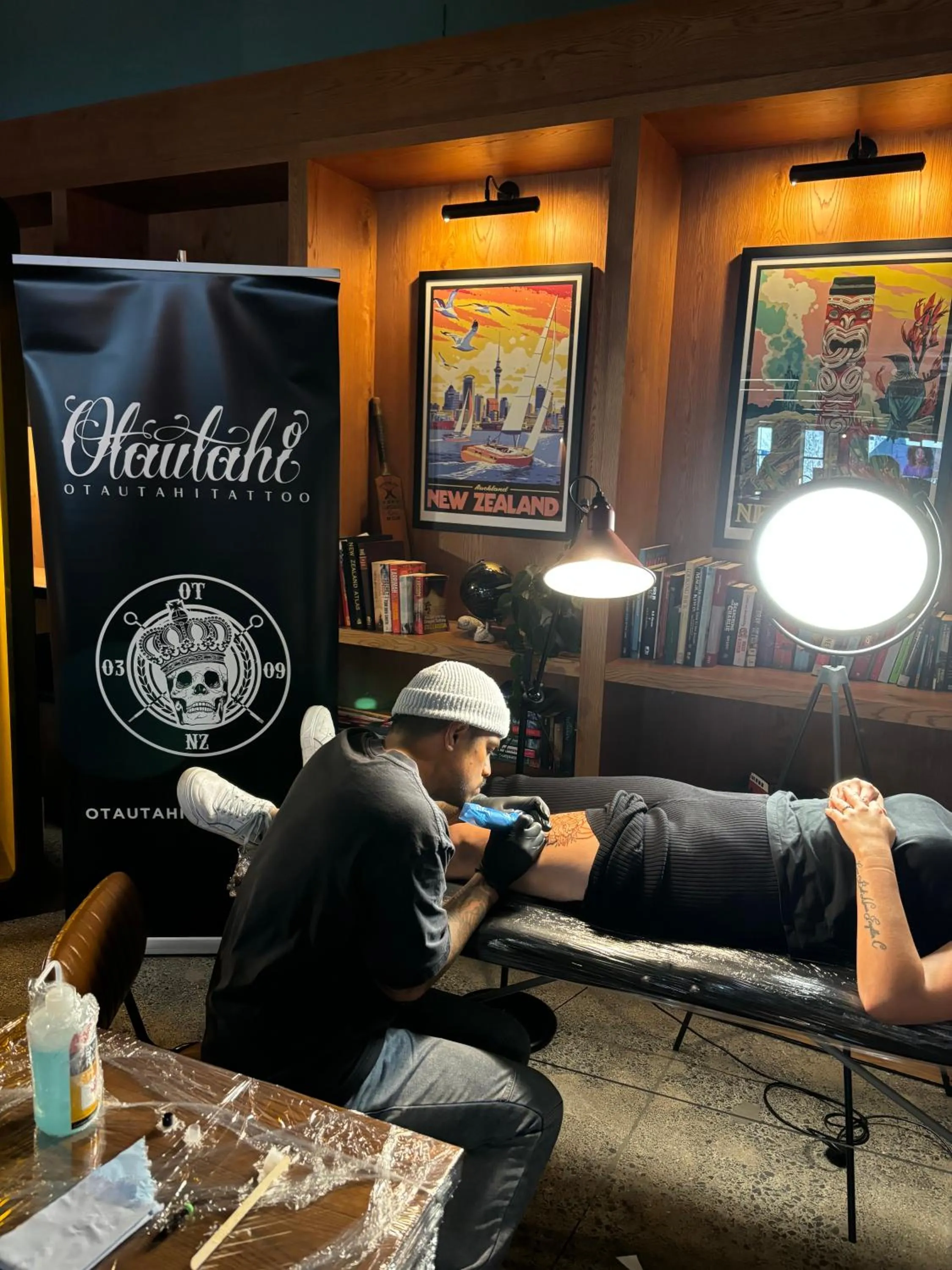 hair dresser in LyLo Auckland Hotel