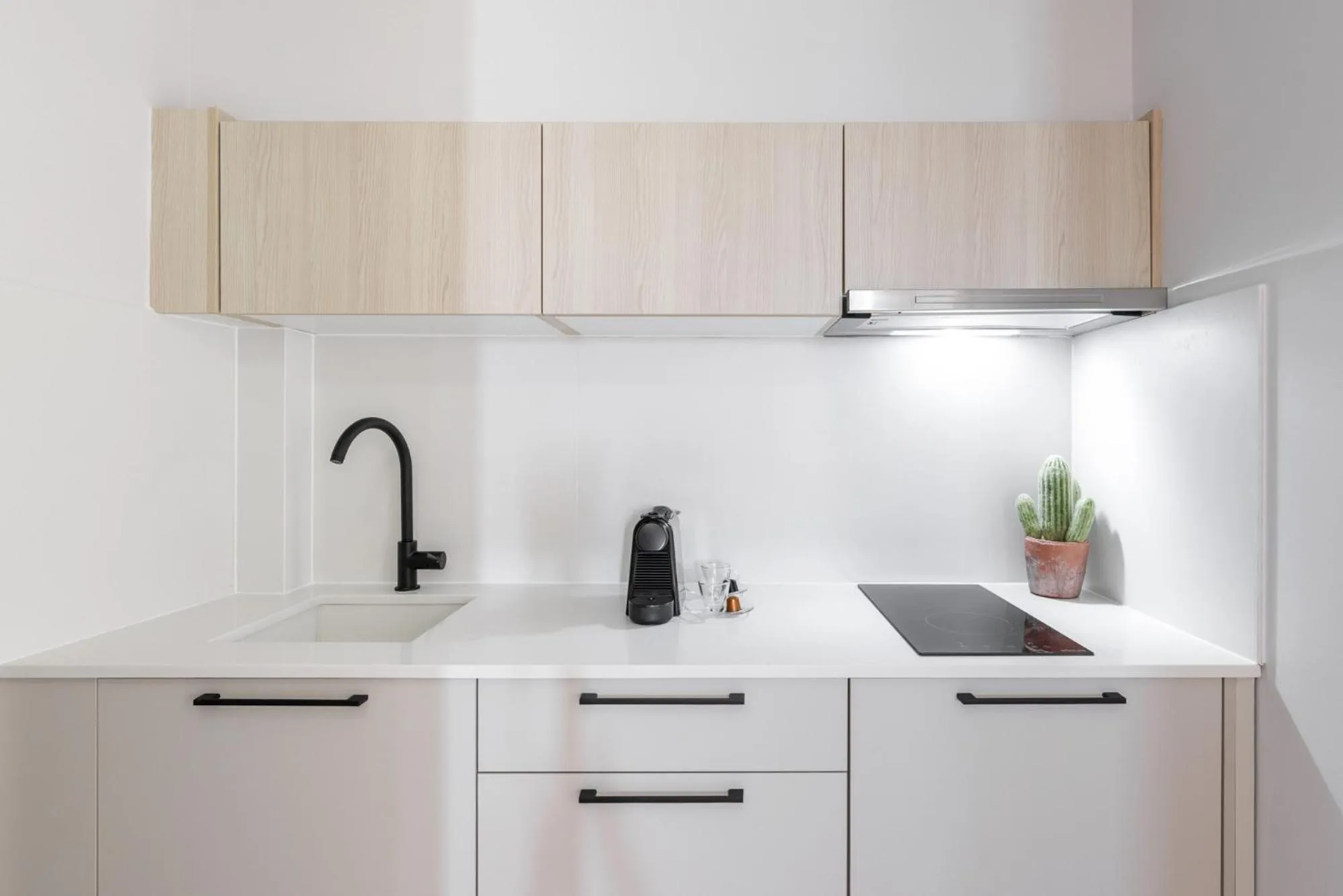 Coffee/tea facilities in Amalthia Luxury Suites