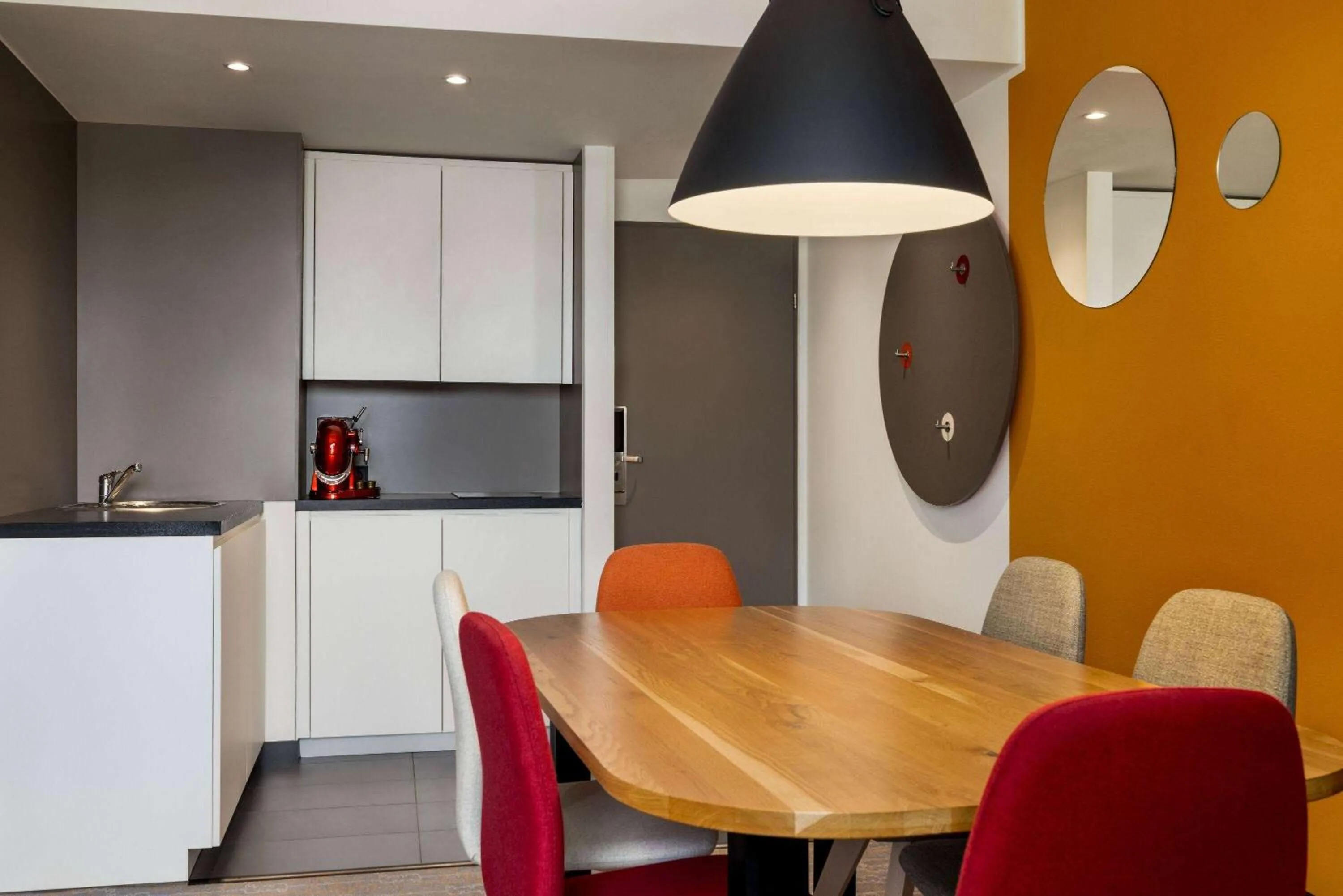 Photo of the whole room in Vienna House Easy by Wyndham Cracow