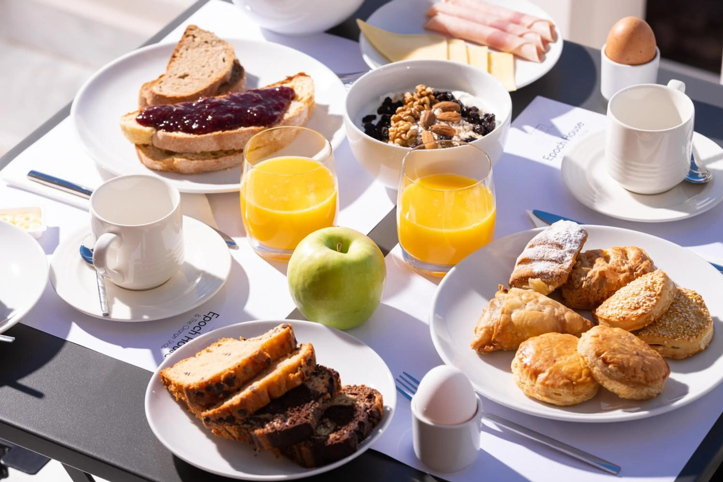 Food and drinks in Epoch House & The Orange Shop - Adults Only