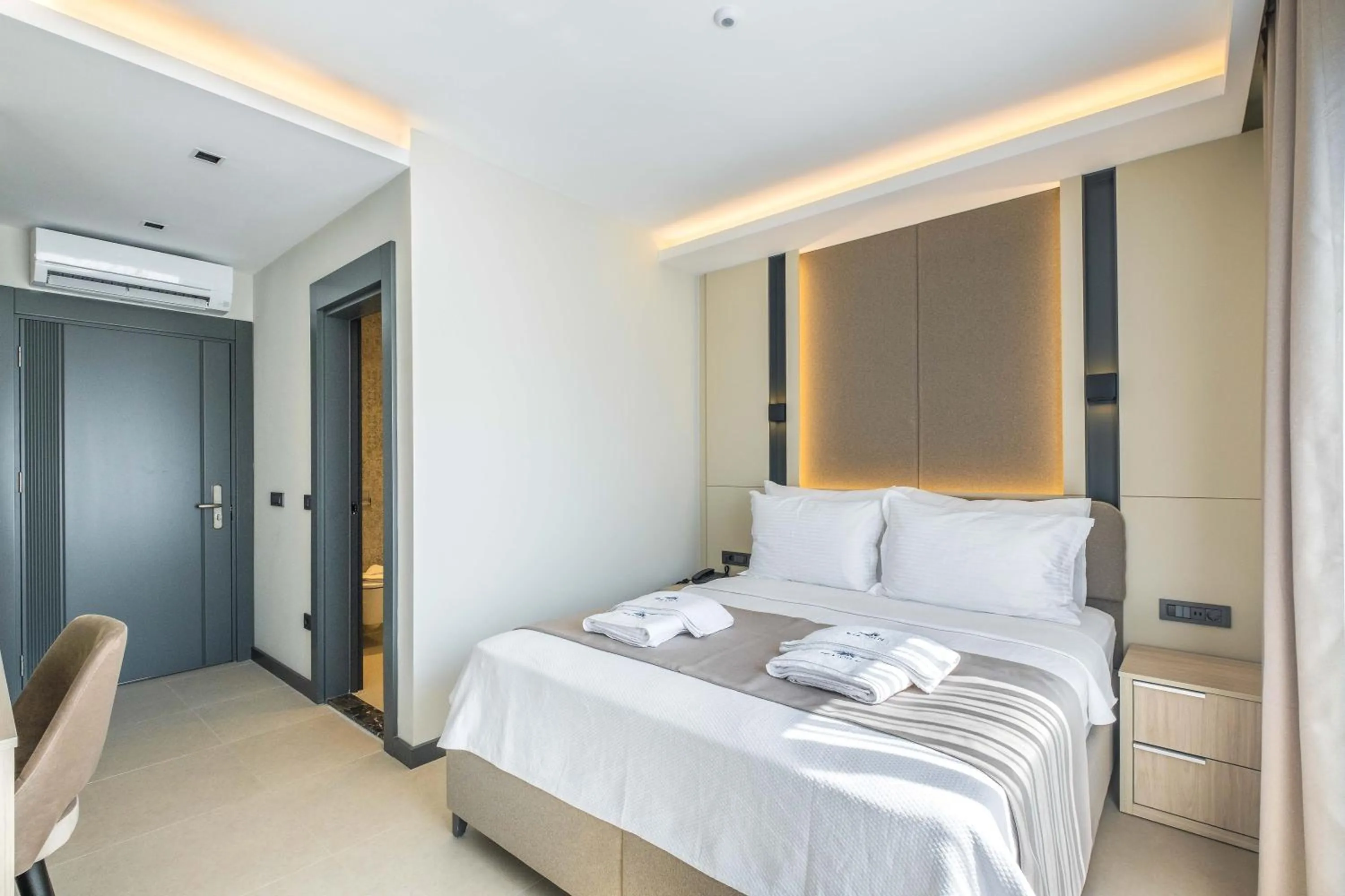 Bed in SeaTown Hotel