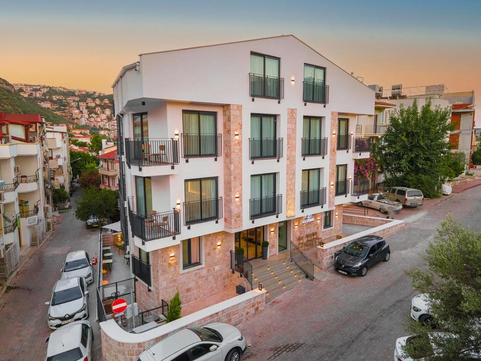 Property building in SeaTown Hotel