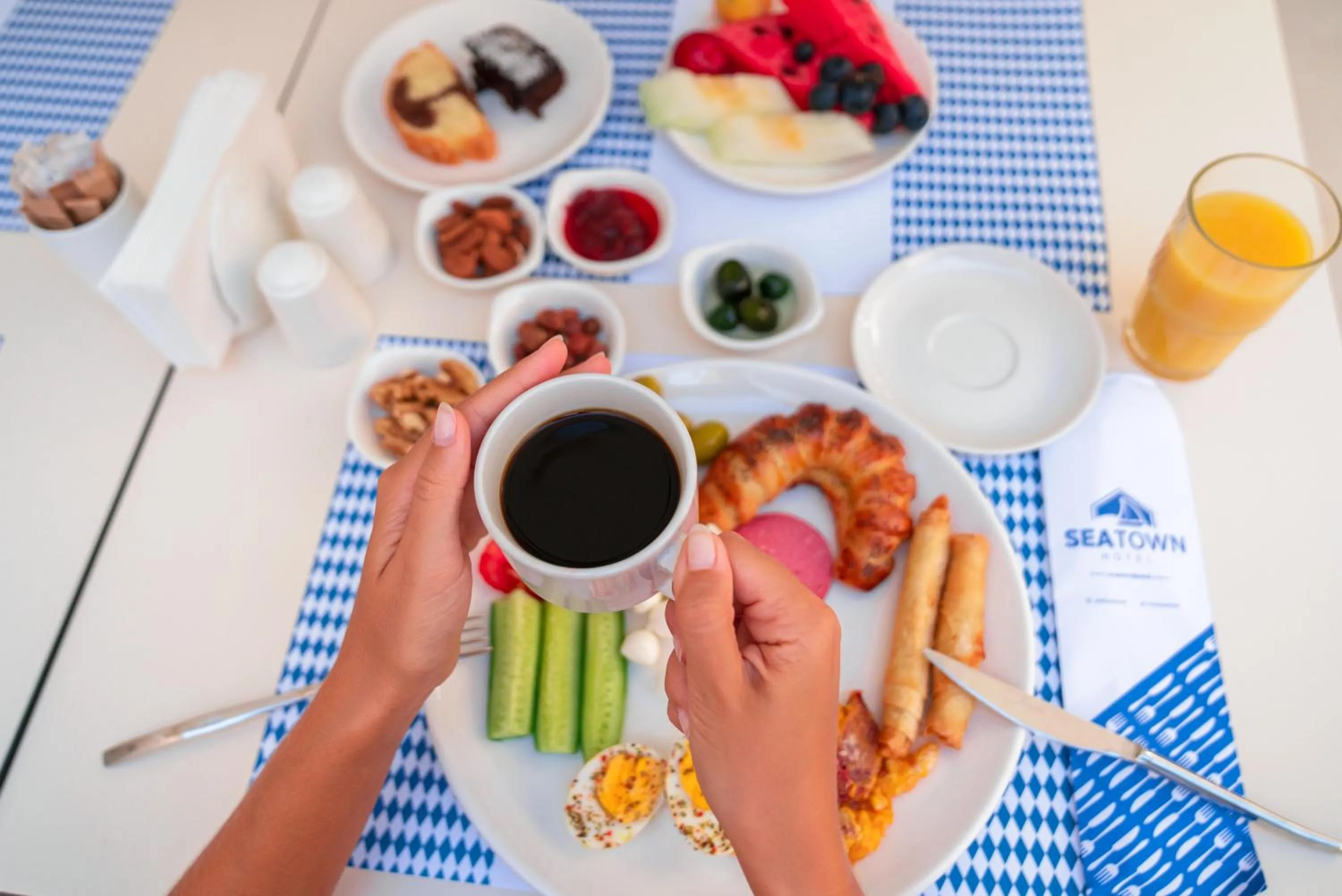 Food and drinks in SeaTown Hotel