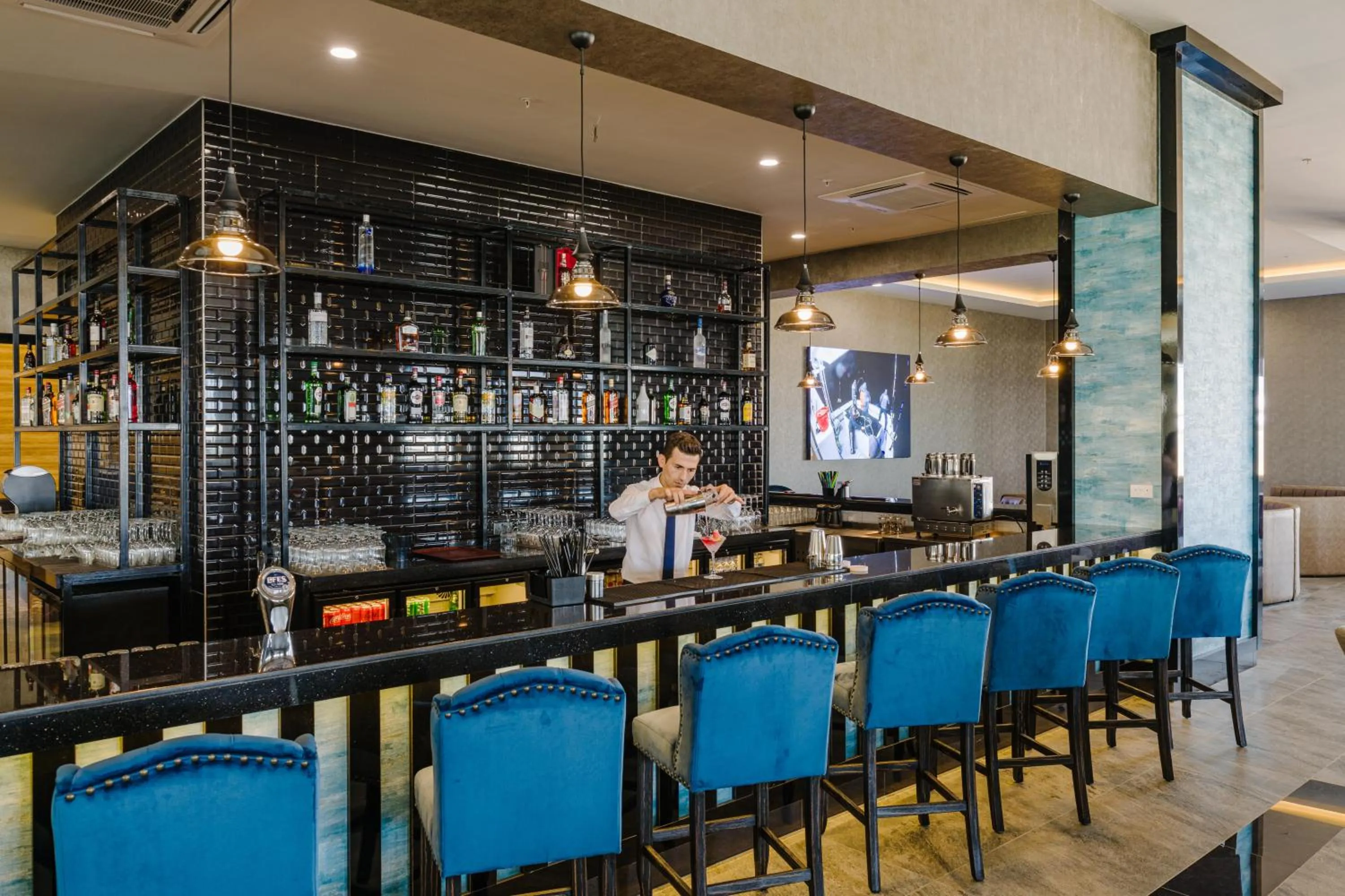 Restaurant/places to eat in The Arkin Iskele