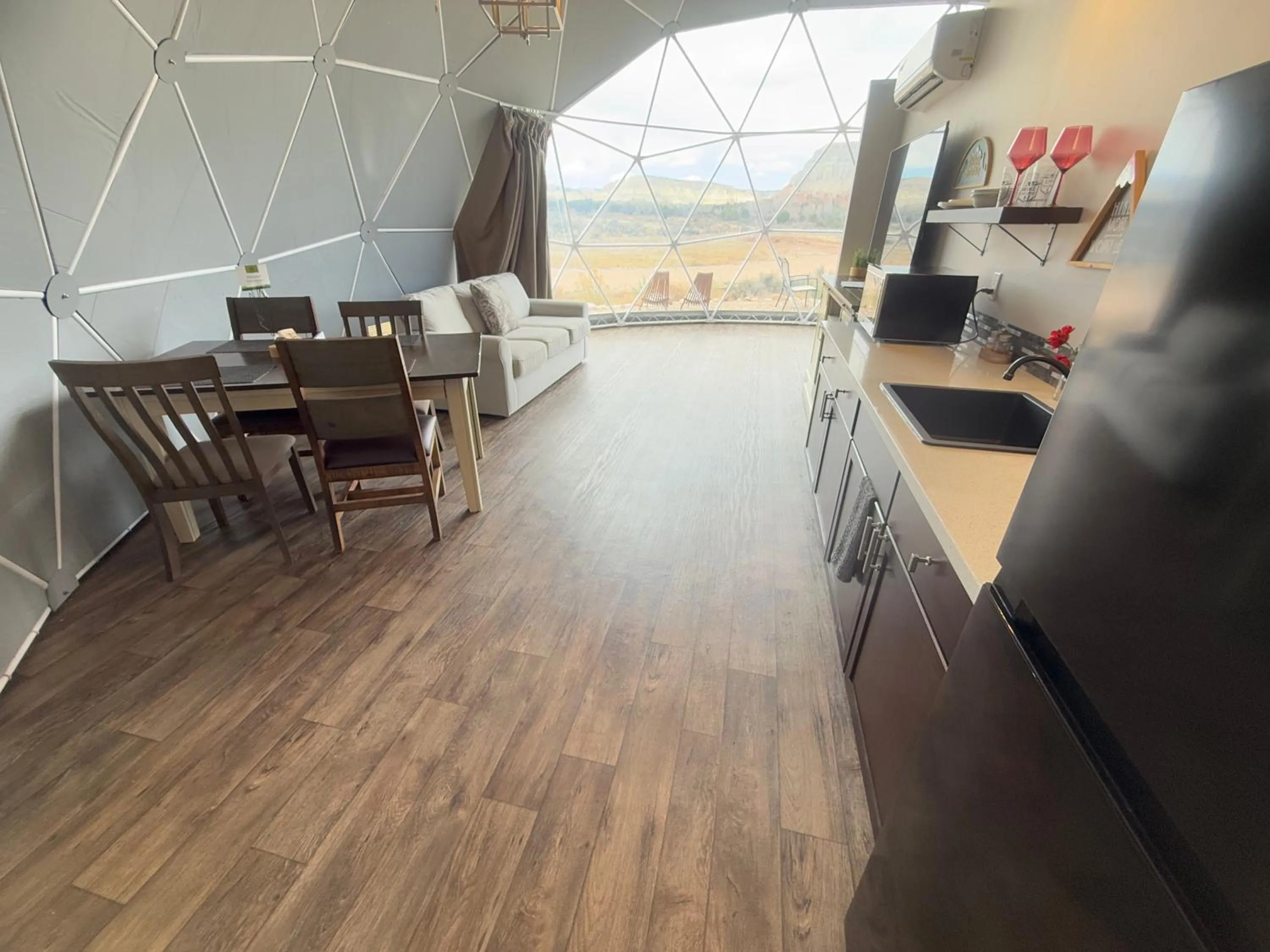 Kitchen or kitchenette in Bryce Glamp And Camp