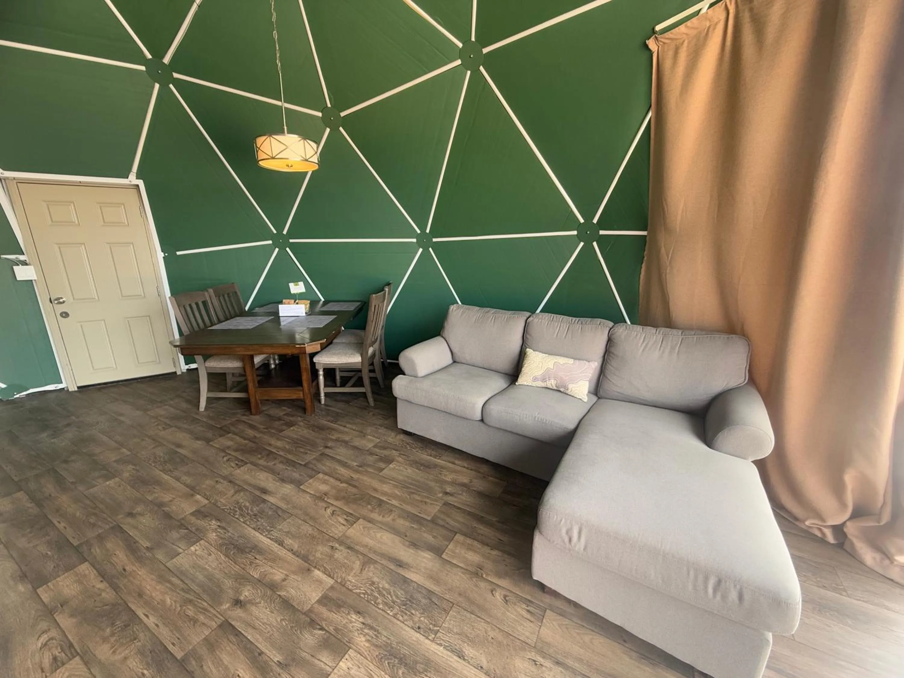 Living room in Bryce Glamp And Camp