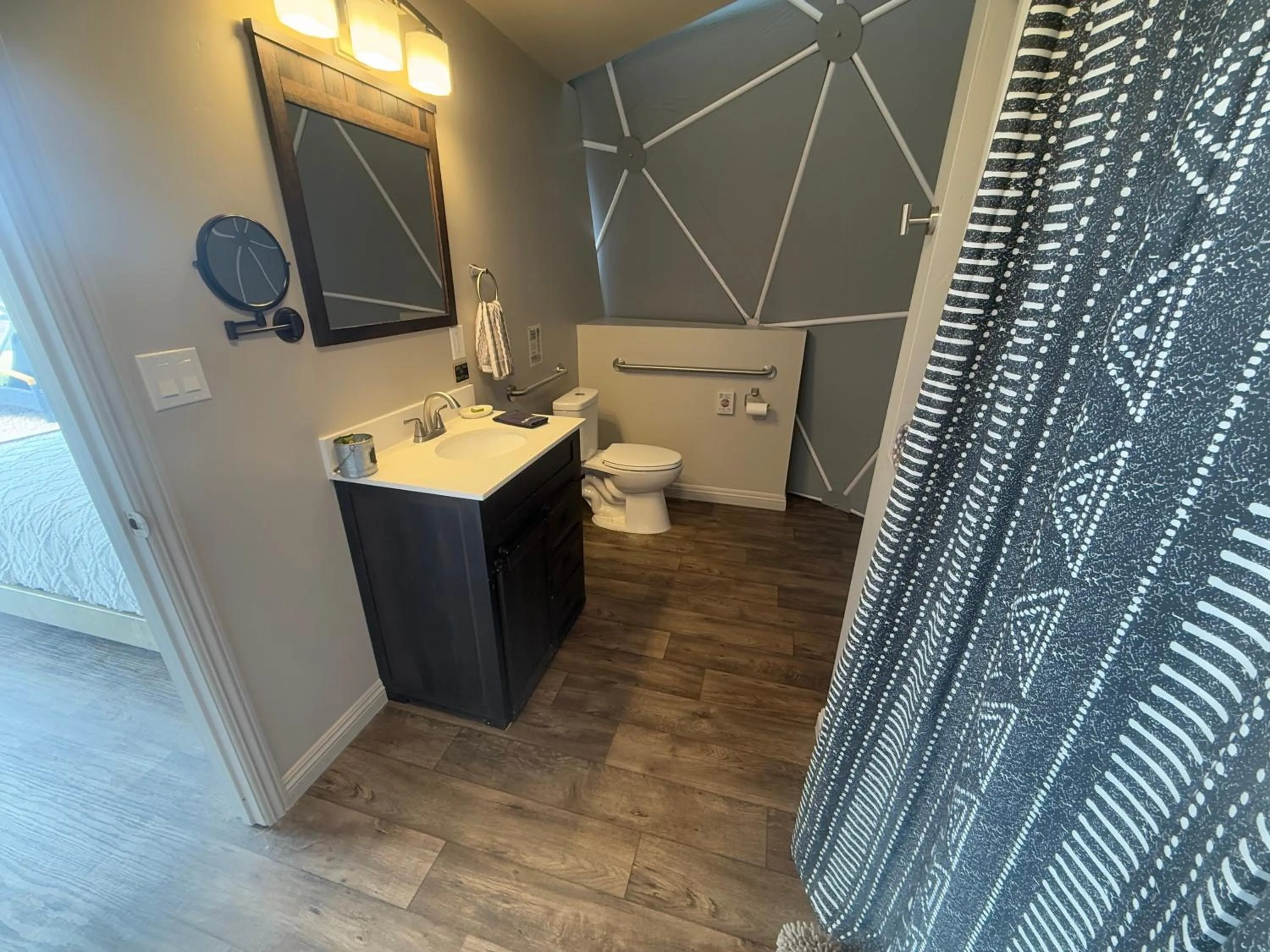 Shower in Bryce Glamp And Camp