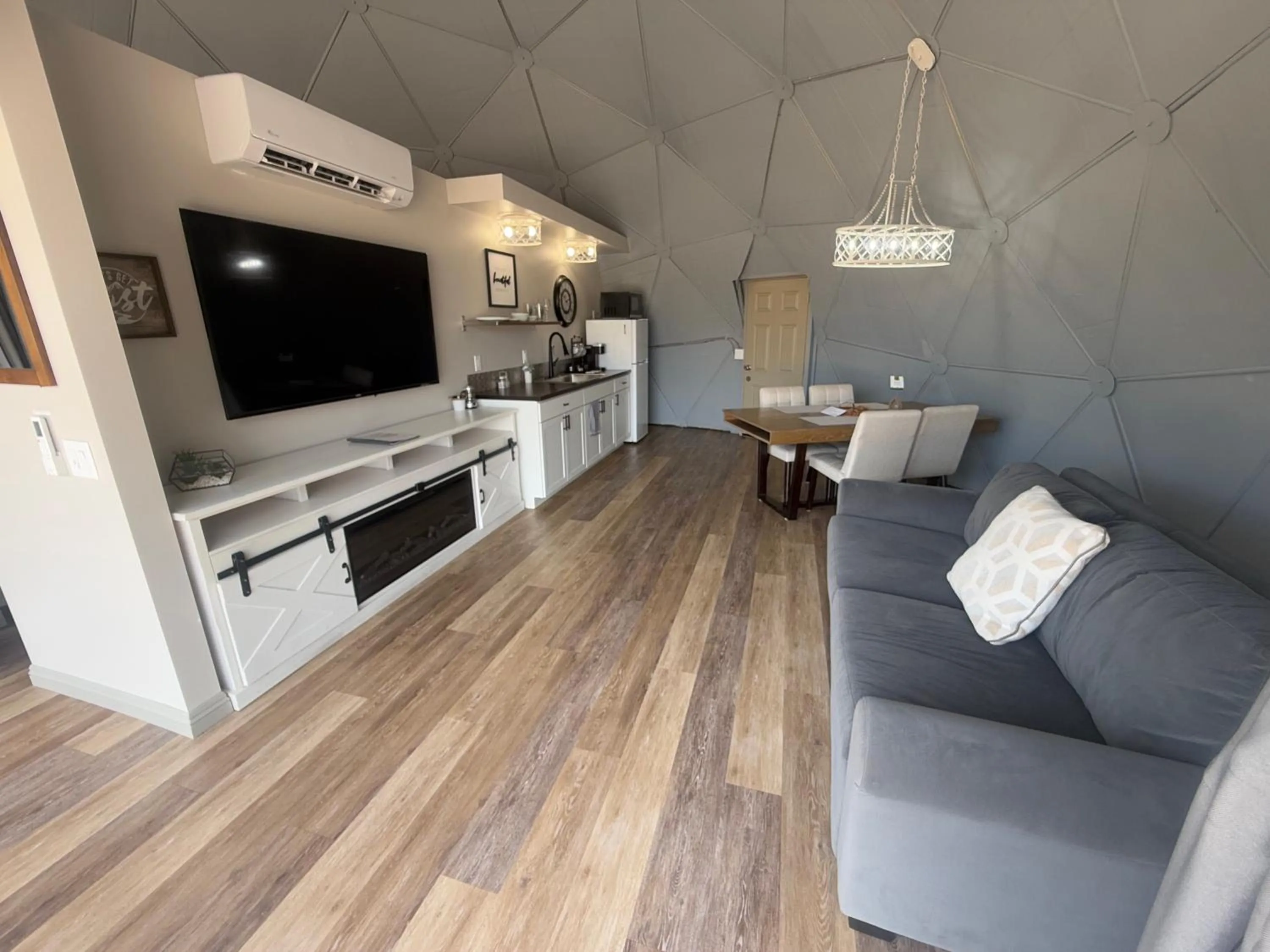 TV and multimedia in Bryce Glamp And Camp