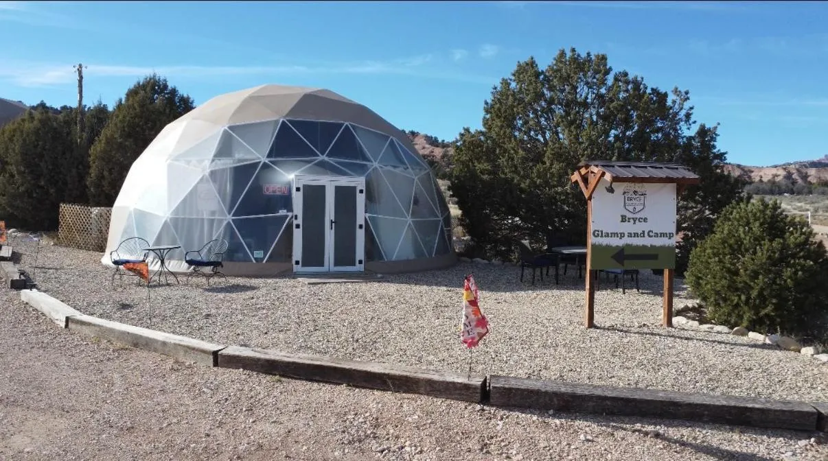 Property building in Bryce Glamp And Camp