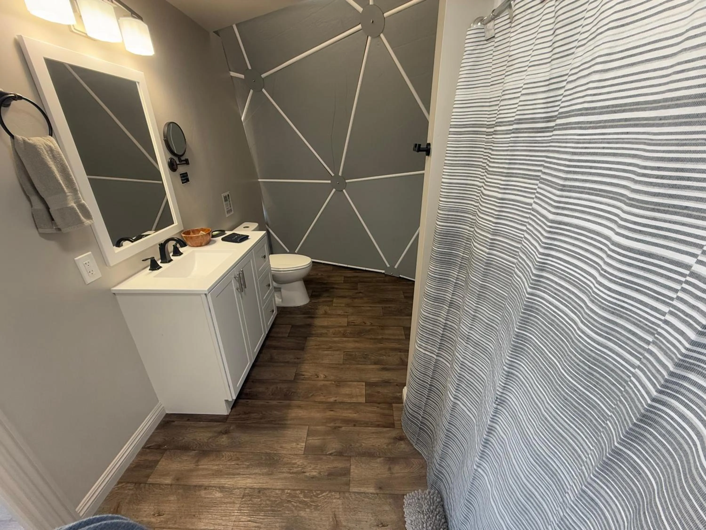 Shower in Bryce Glamp And Camp