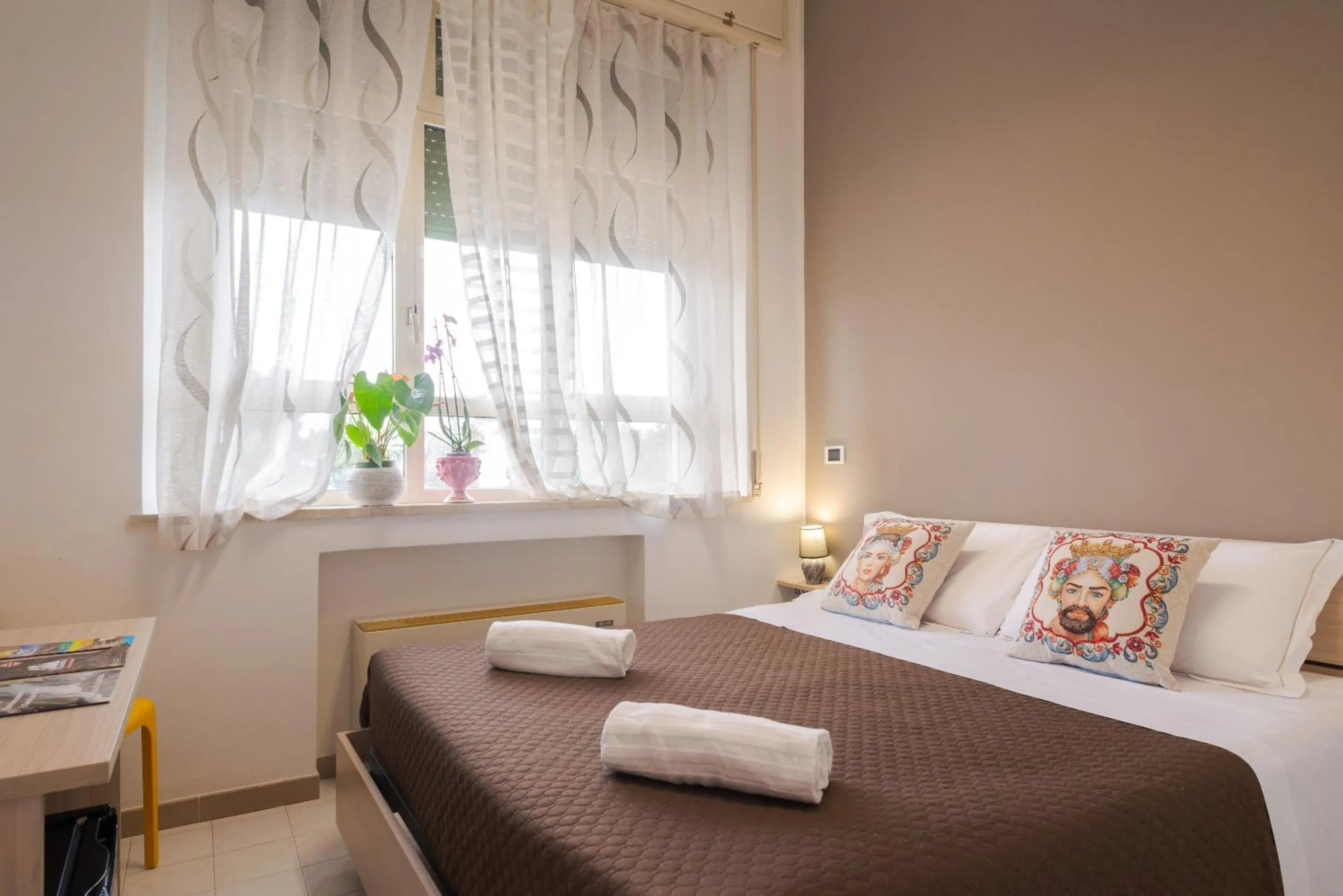 Bedroom, Bed in Lady Hill