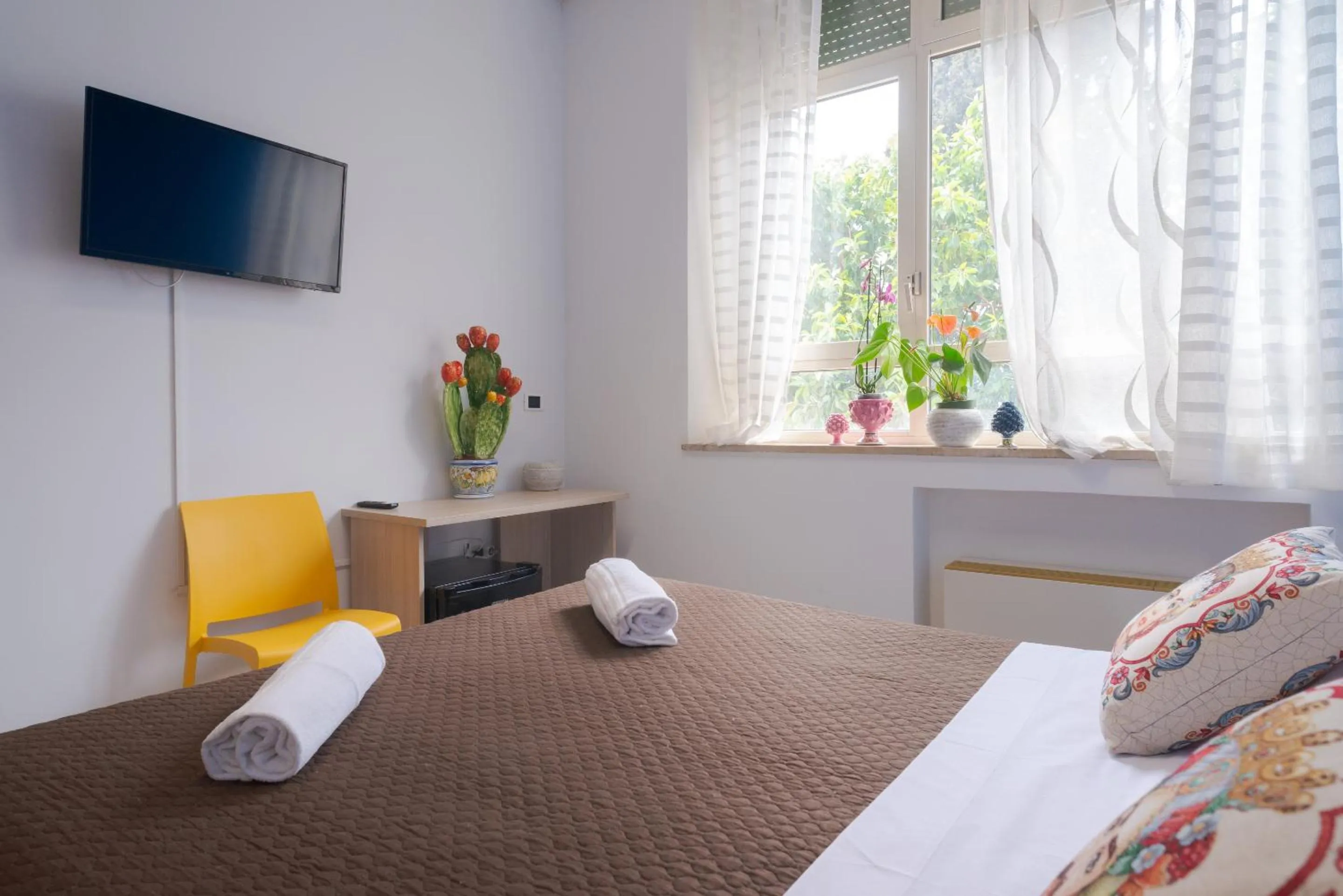 Bedroom, Bed in Lady Hill