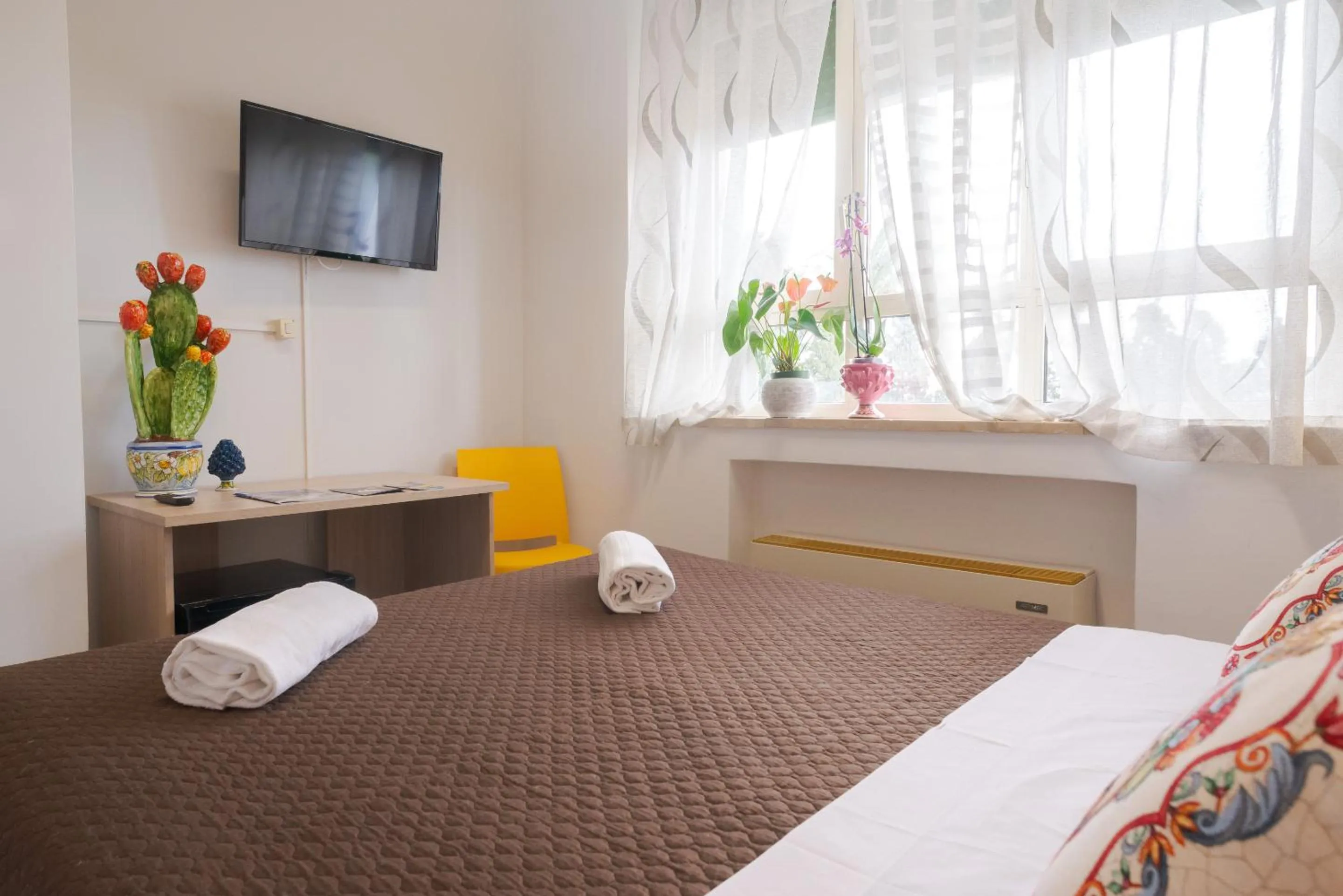 Bedroom, Bed in Lady Hill