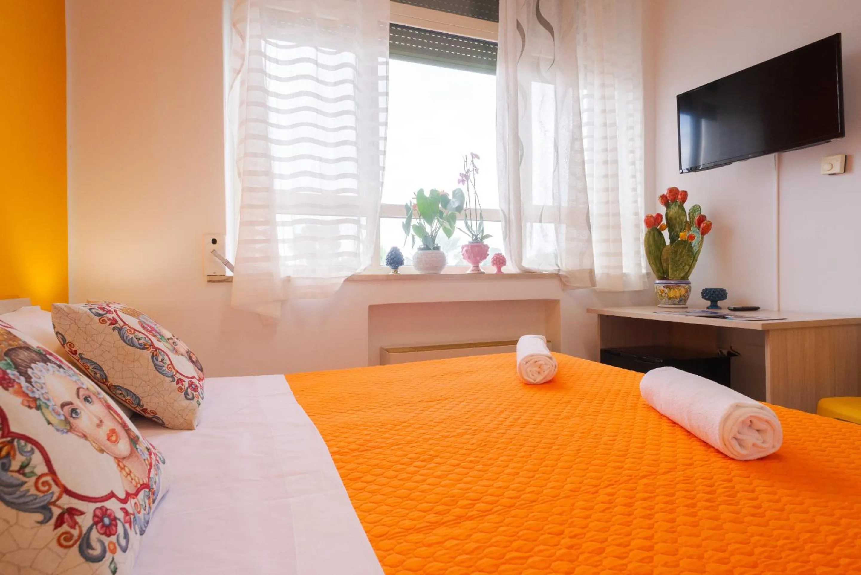 Bedroom, Bed in Lady Hill