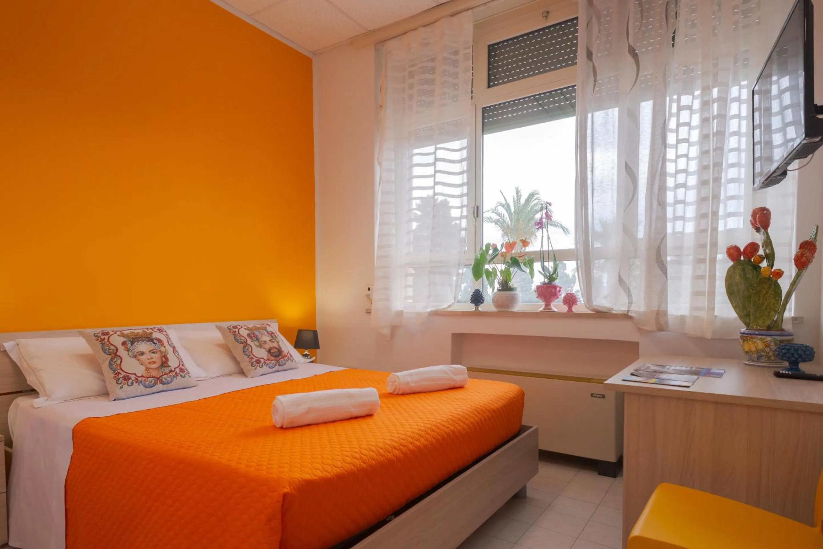 Bedroom, Bed in Lady Hill