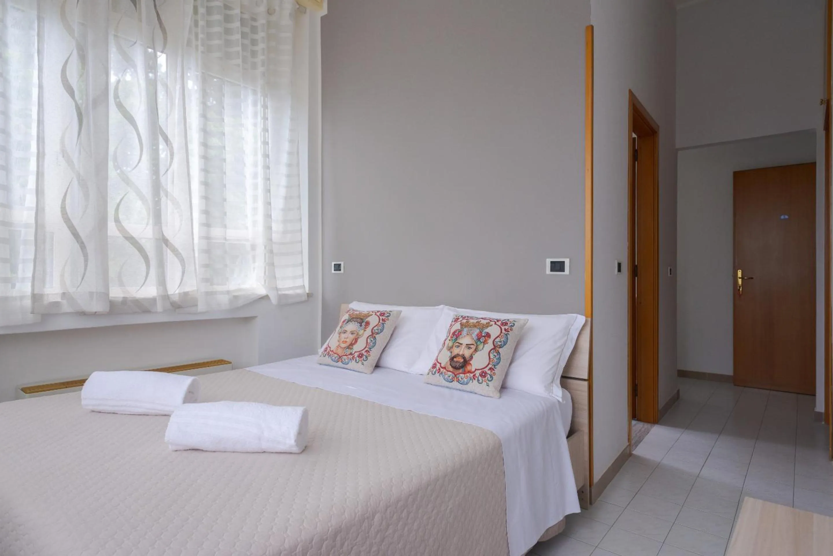 Bedroom, Bed in Lady Hill