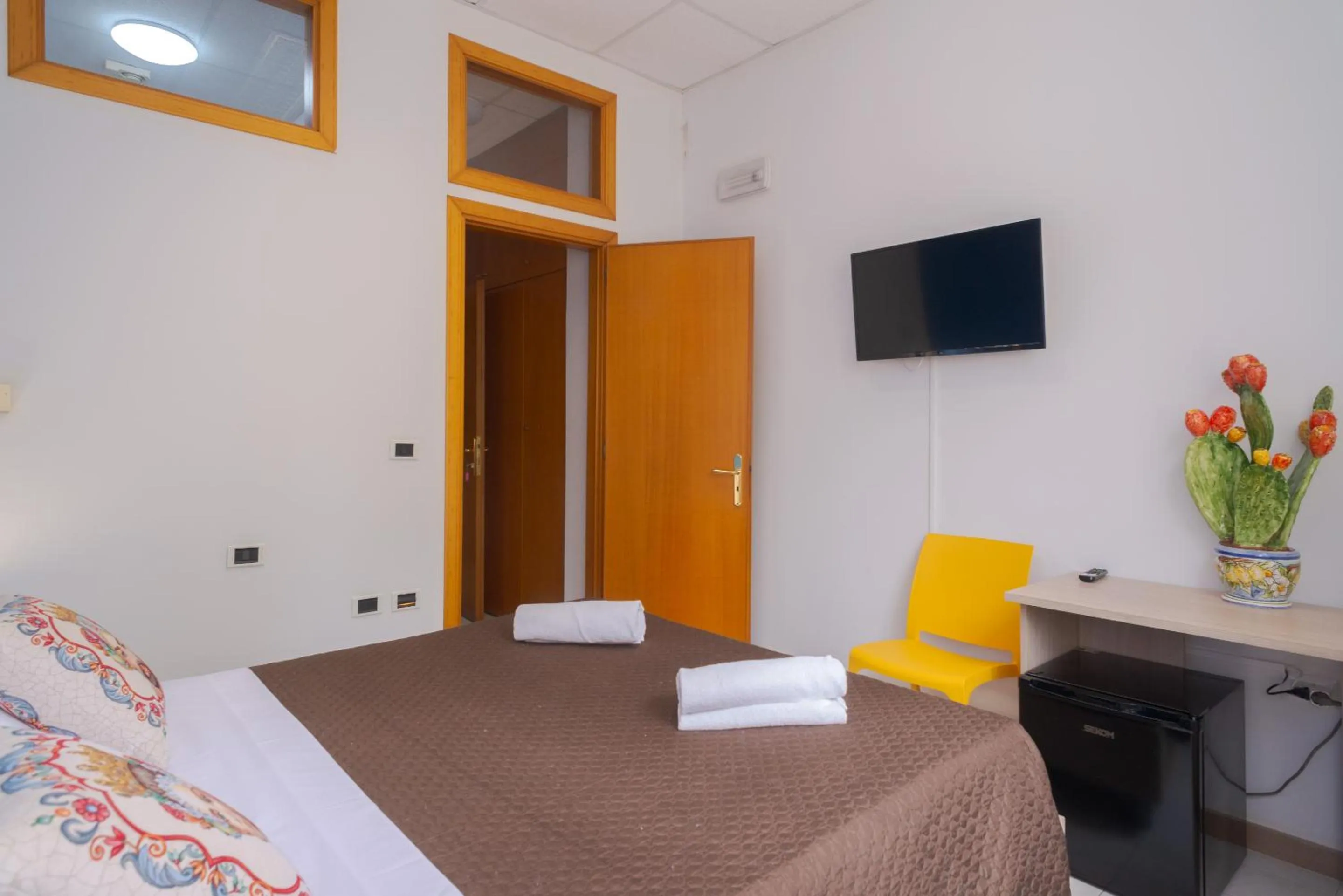 Bedroom, Bed in Lady Hill