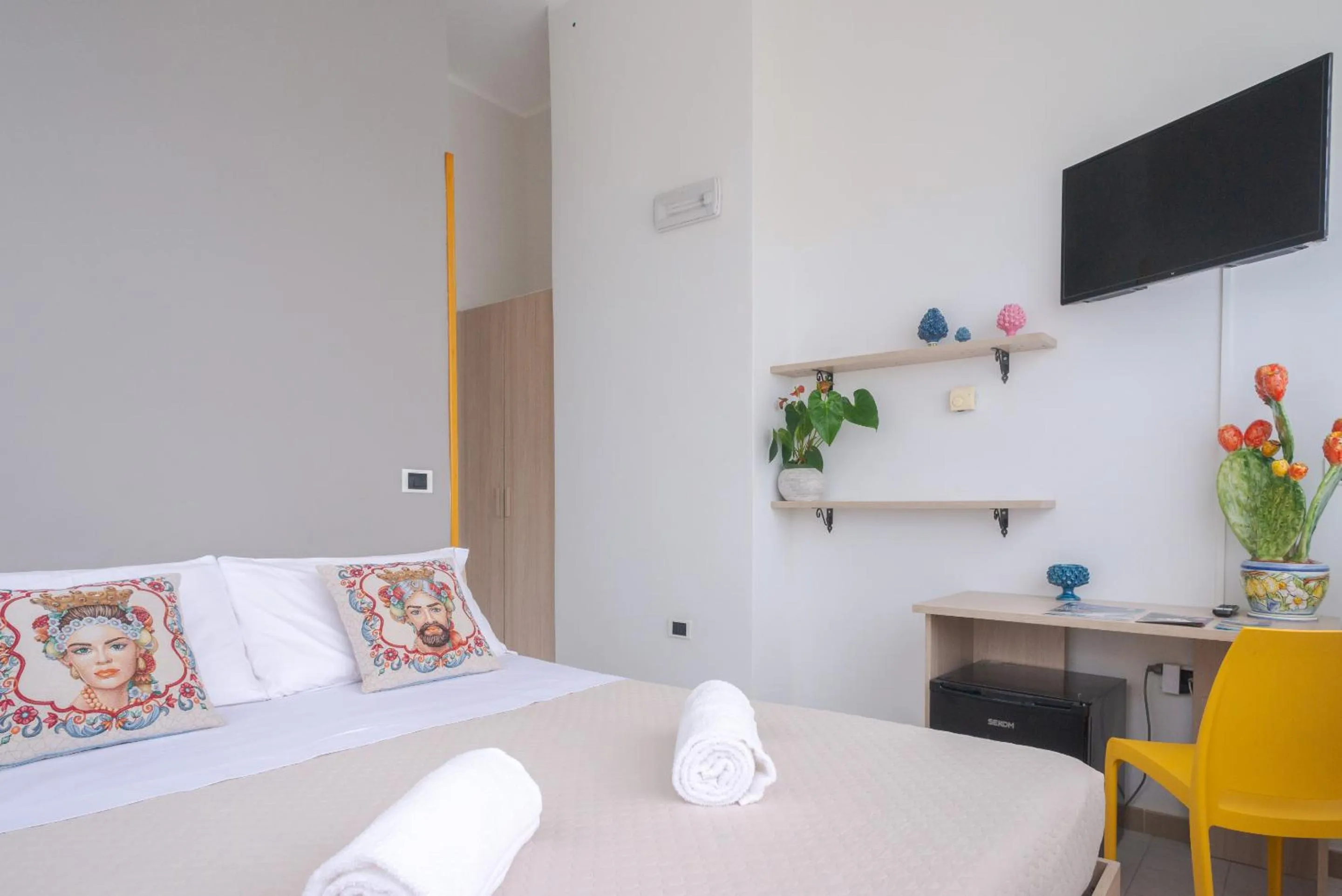 Bedroom, Bed in Lady Hill