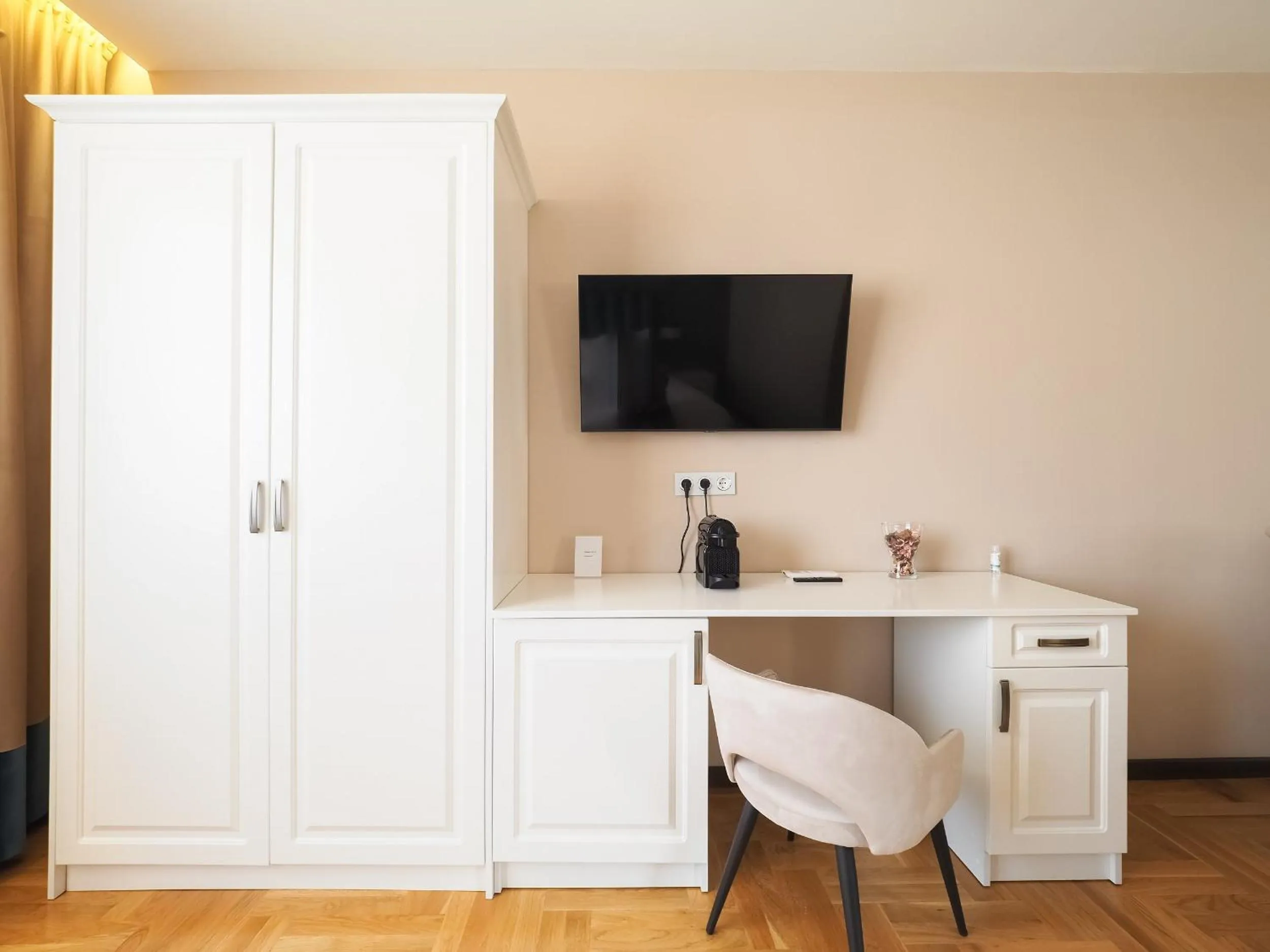 TV and multimedia in Boutique Central