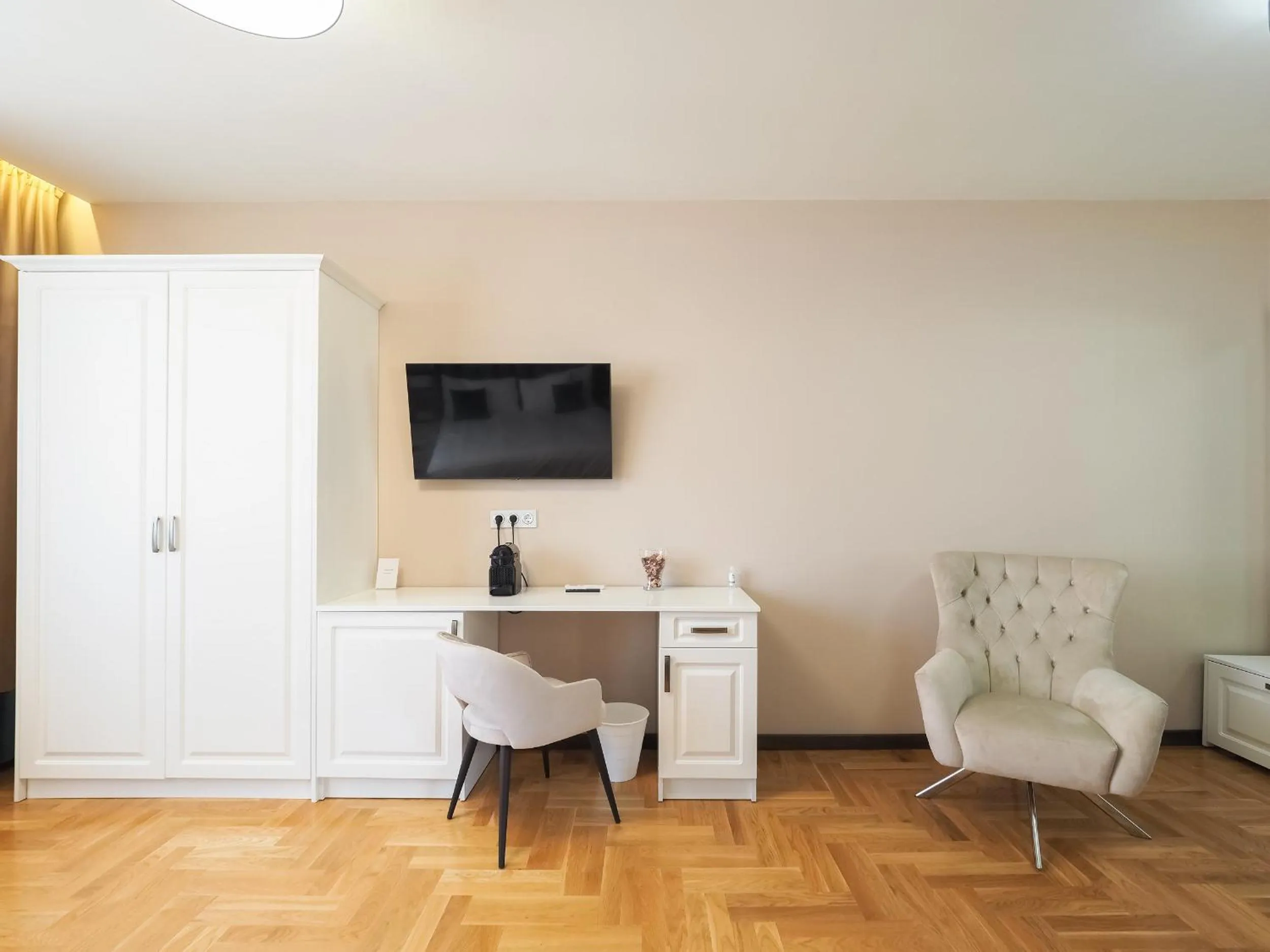 TV and multimedia in Boutique Central