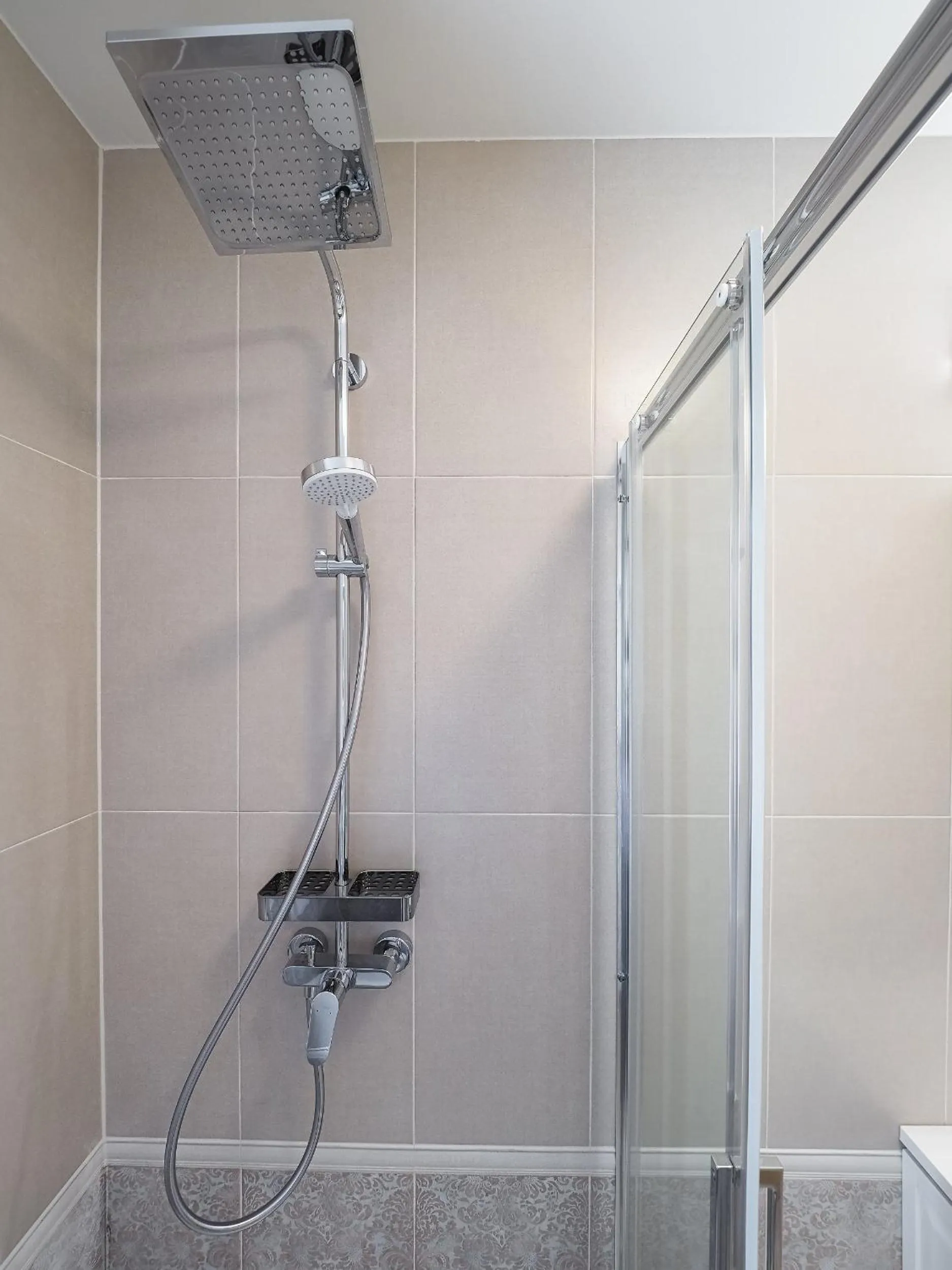 Shower in Boutique Central