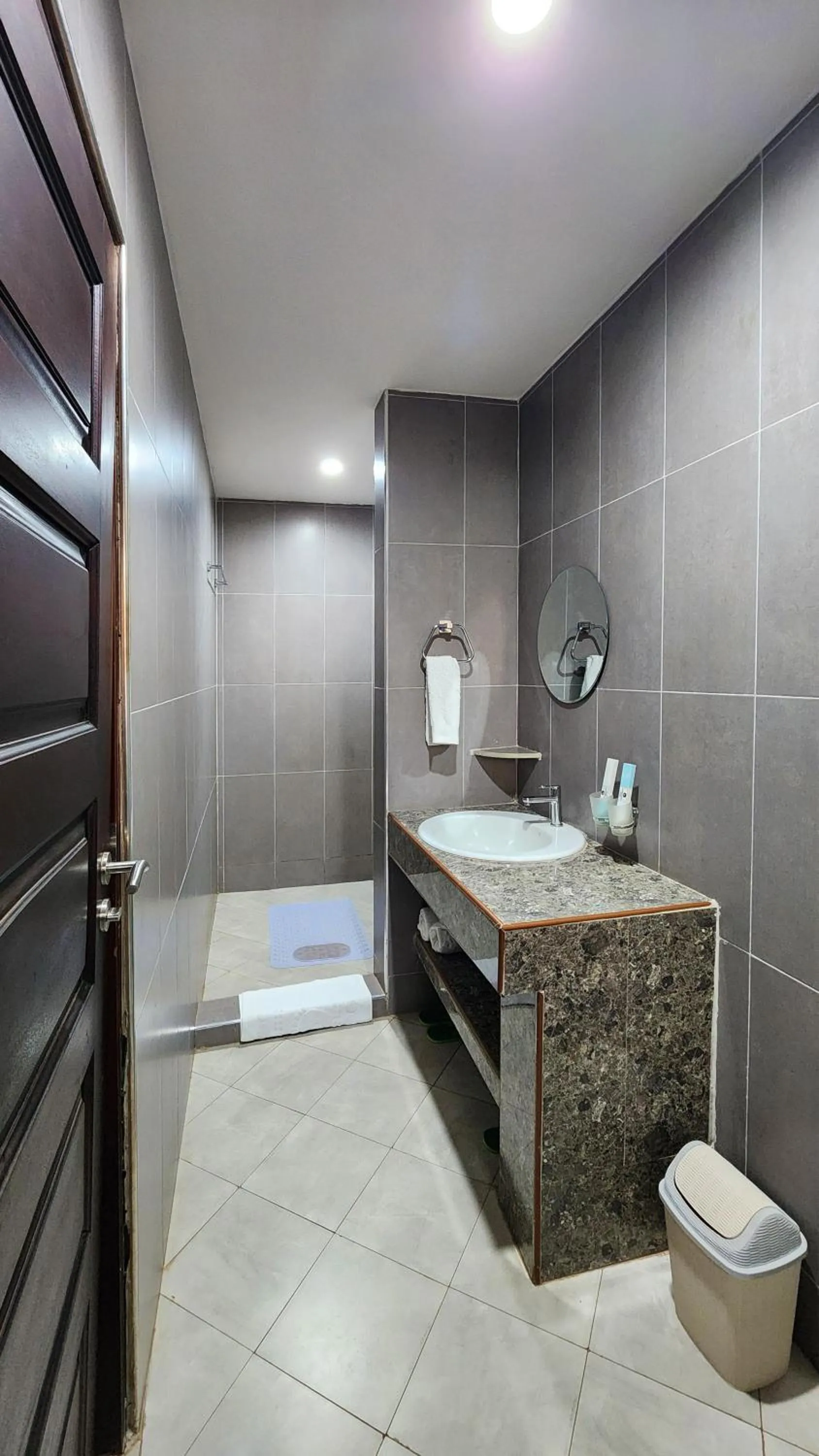 Shower in Golden Castle Hotel Hoima