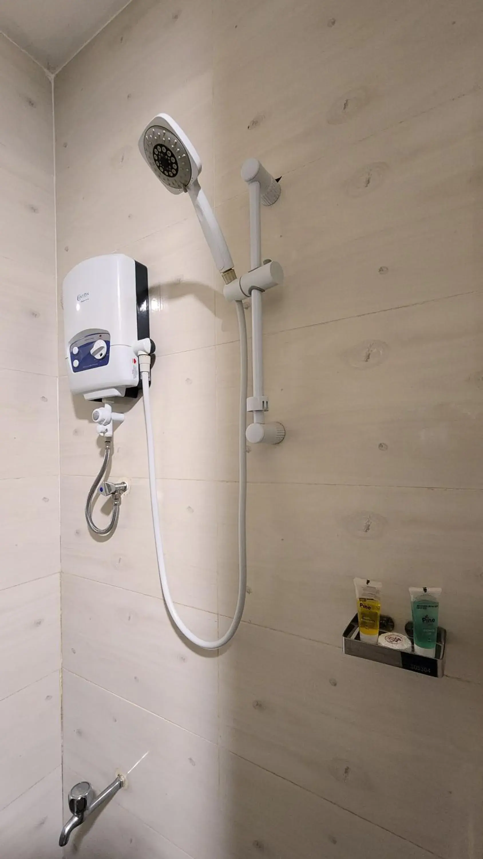 Queen Room with Garden View in Golden Castle Hotel Hoima Queen Room with Garden View in Golden Castle Hotel Hoima