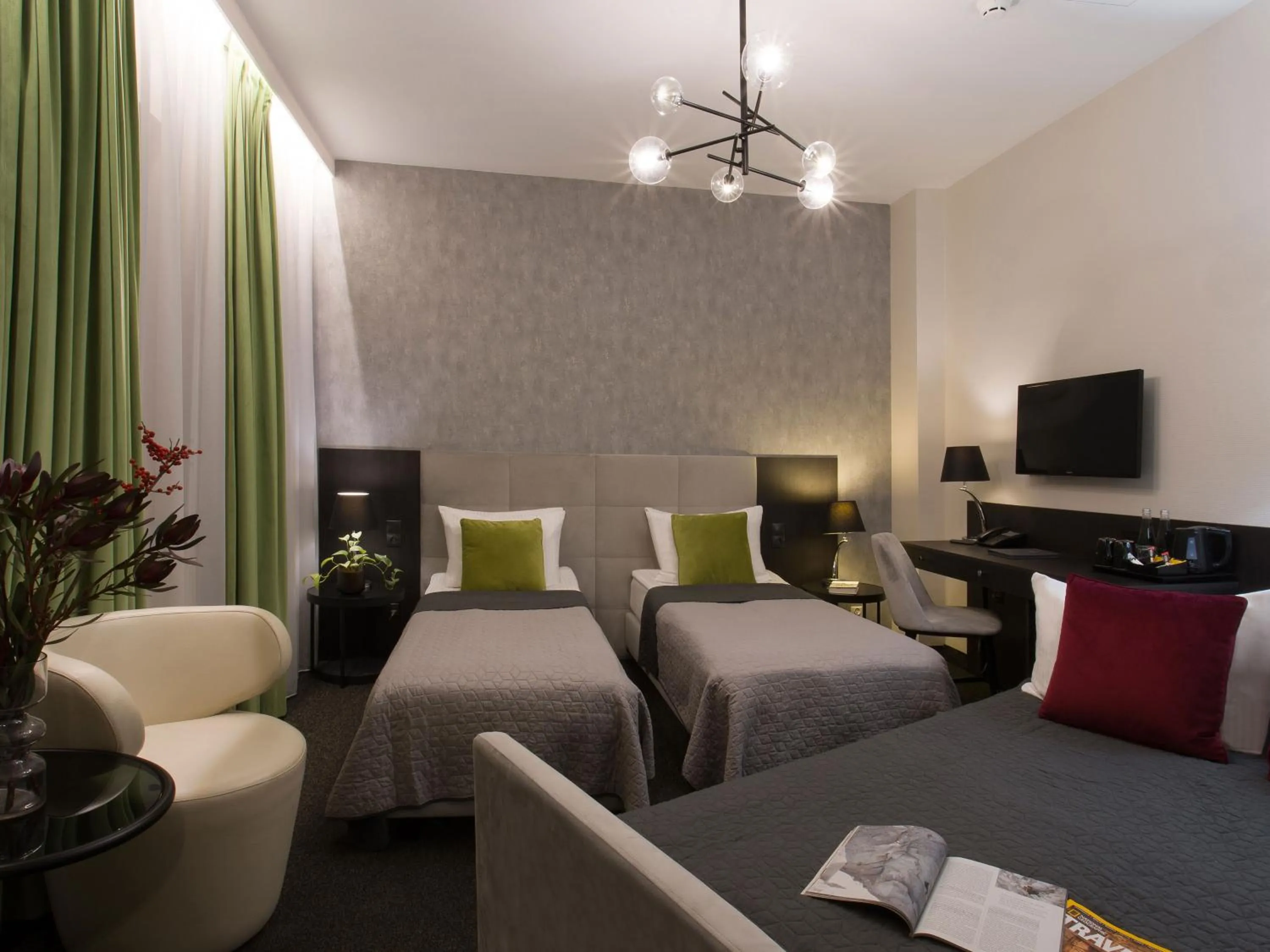 Photo of the whole room, Bed in Hotel Atrium