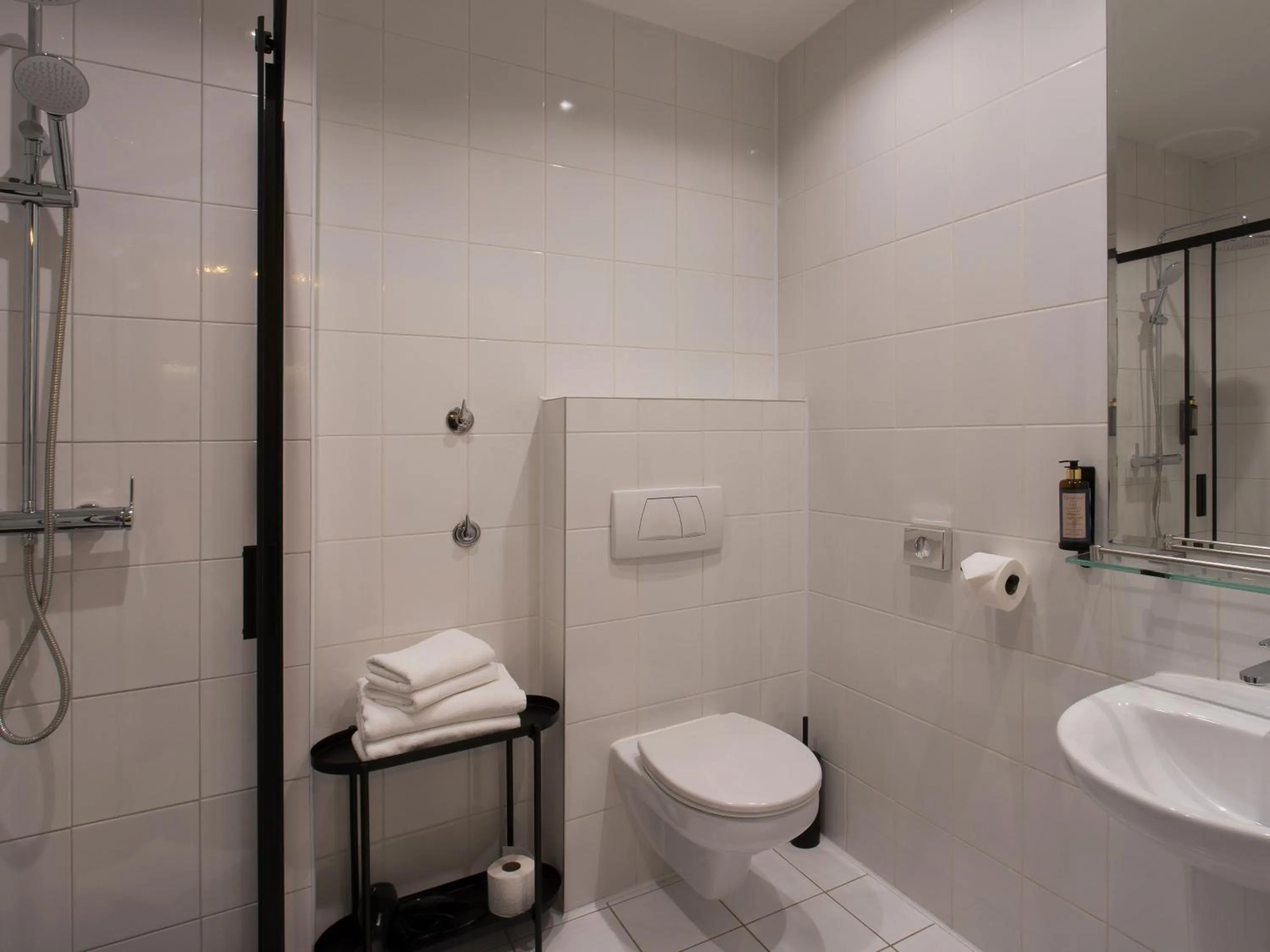 Bathroom in Hotel Atrium