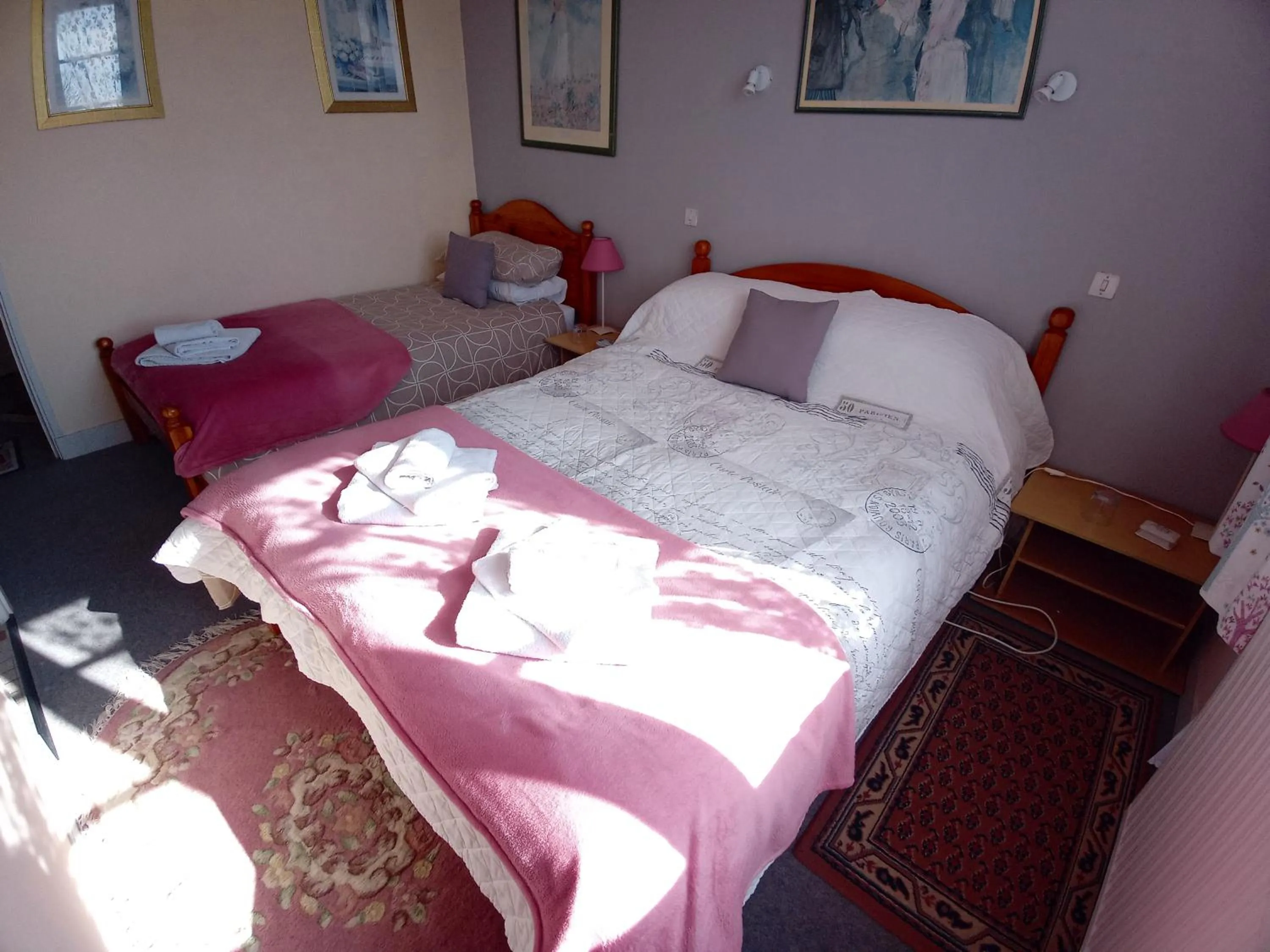 Photo of the whole room, Bed in Lenard Charles Bed & Breakfast