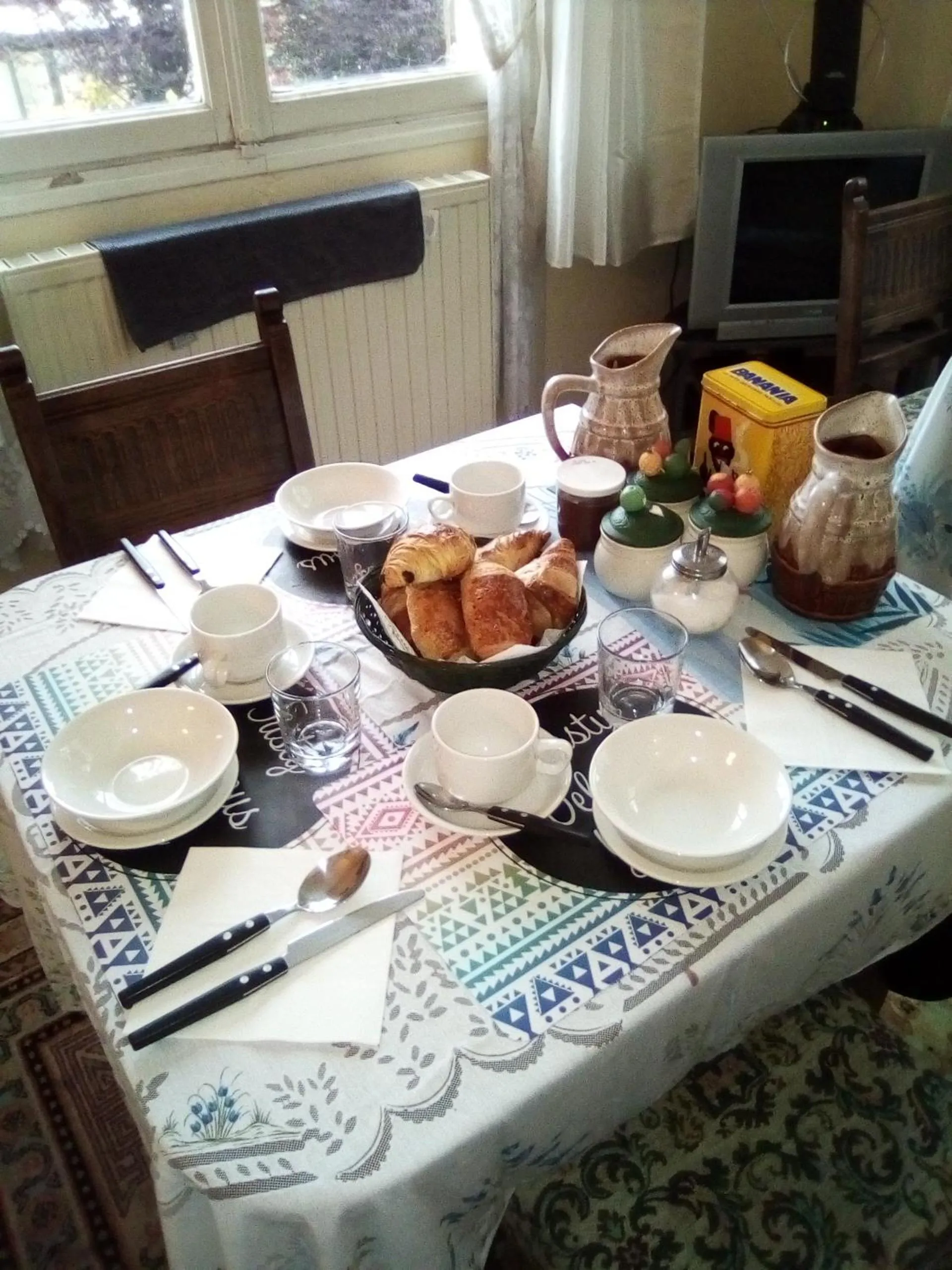 Breakfast in Lenard Charles Bed & Breakfast