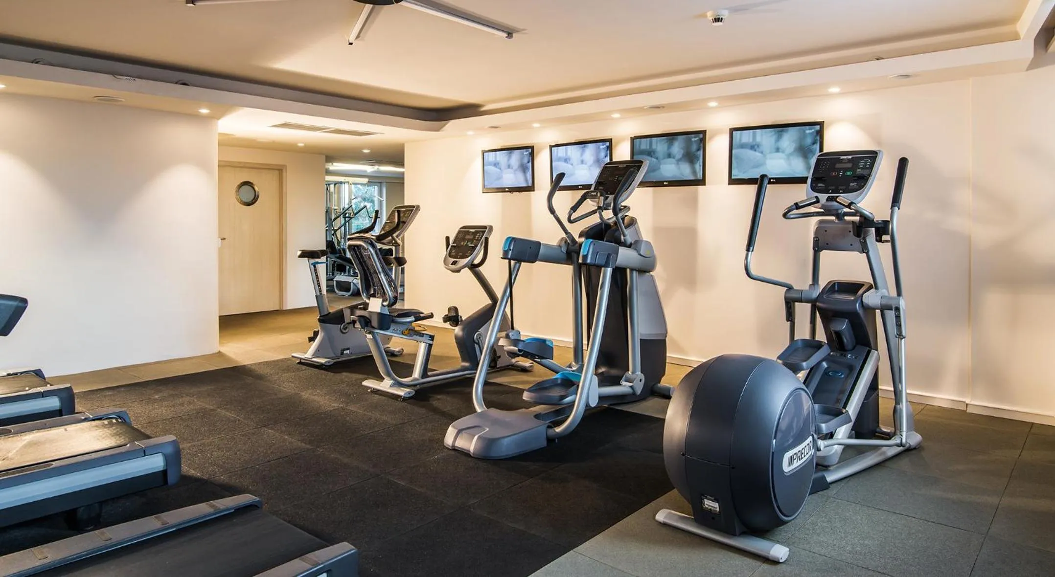 Fitness centre/facilities in Airport Hotel Okęcie