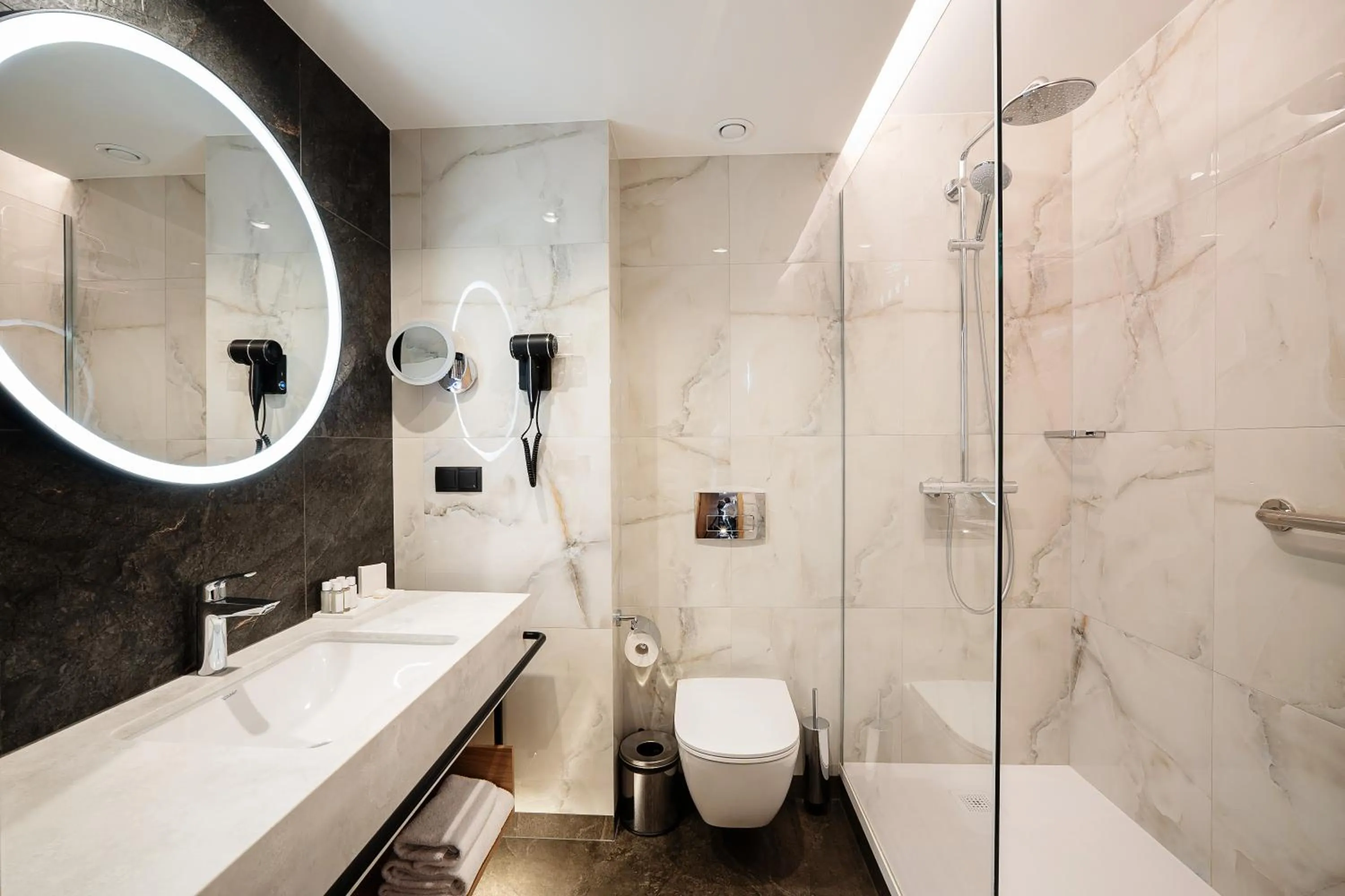 Shower in Airport Hotel Okęcie