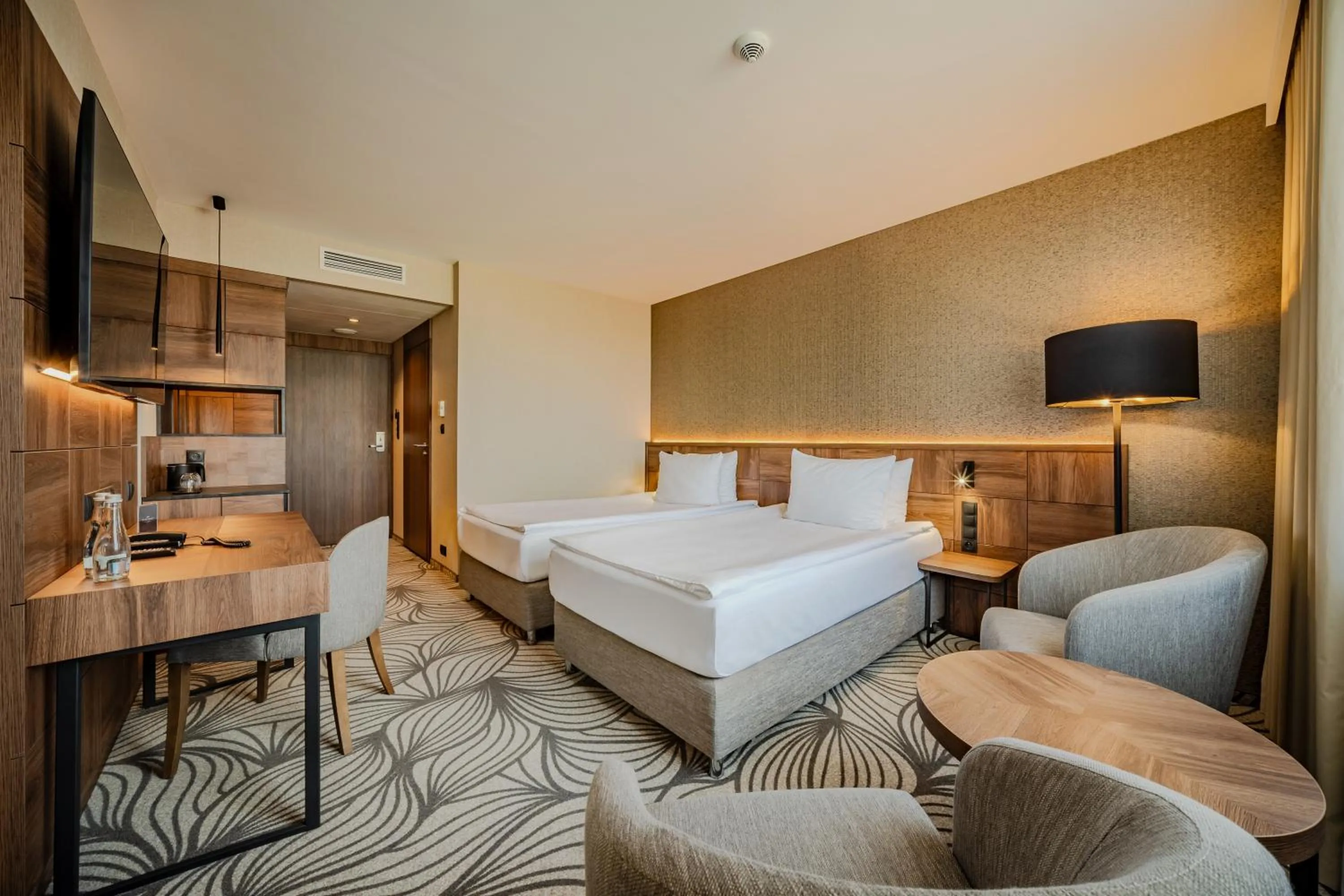 Communal lounge/ TV room, Bed in Airport Hotel Okęcie