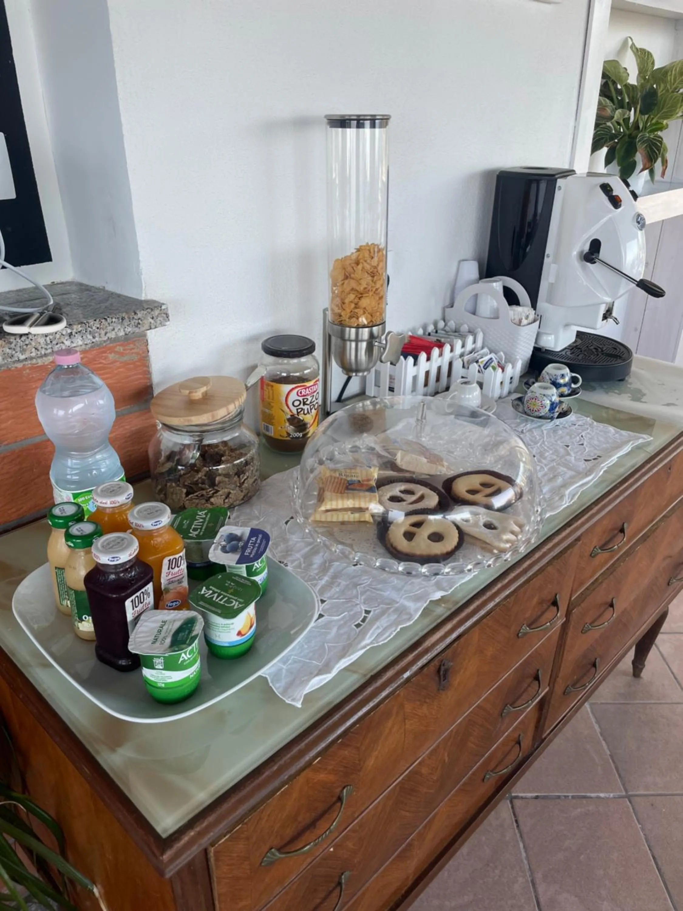 Buffet breakfast in B&B Sunset da carla