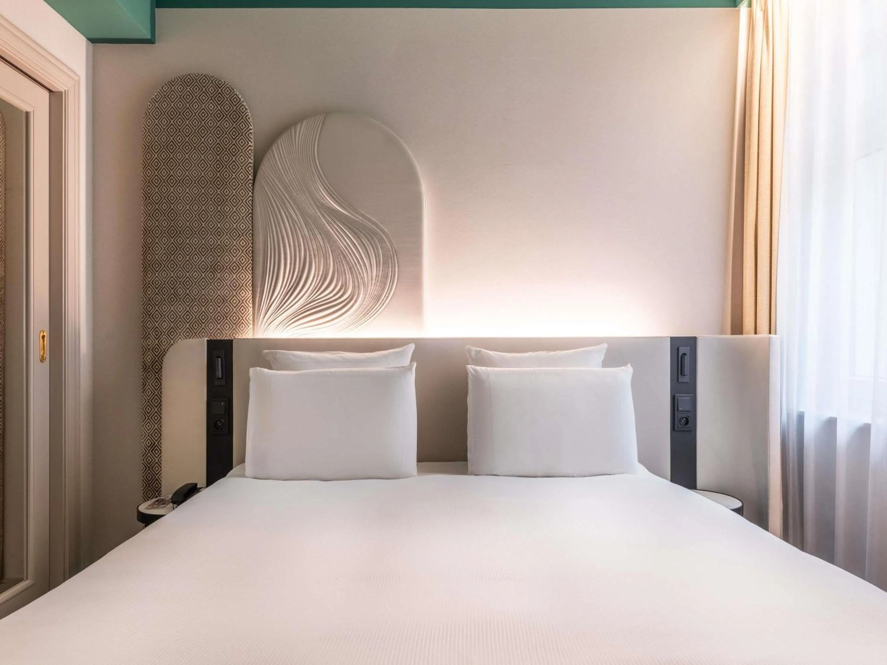 Bedroom, Bed in Rezydent Hotel Sopot - MGallery Collection