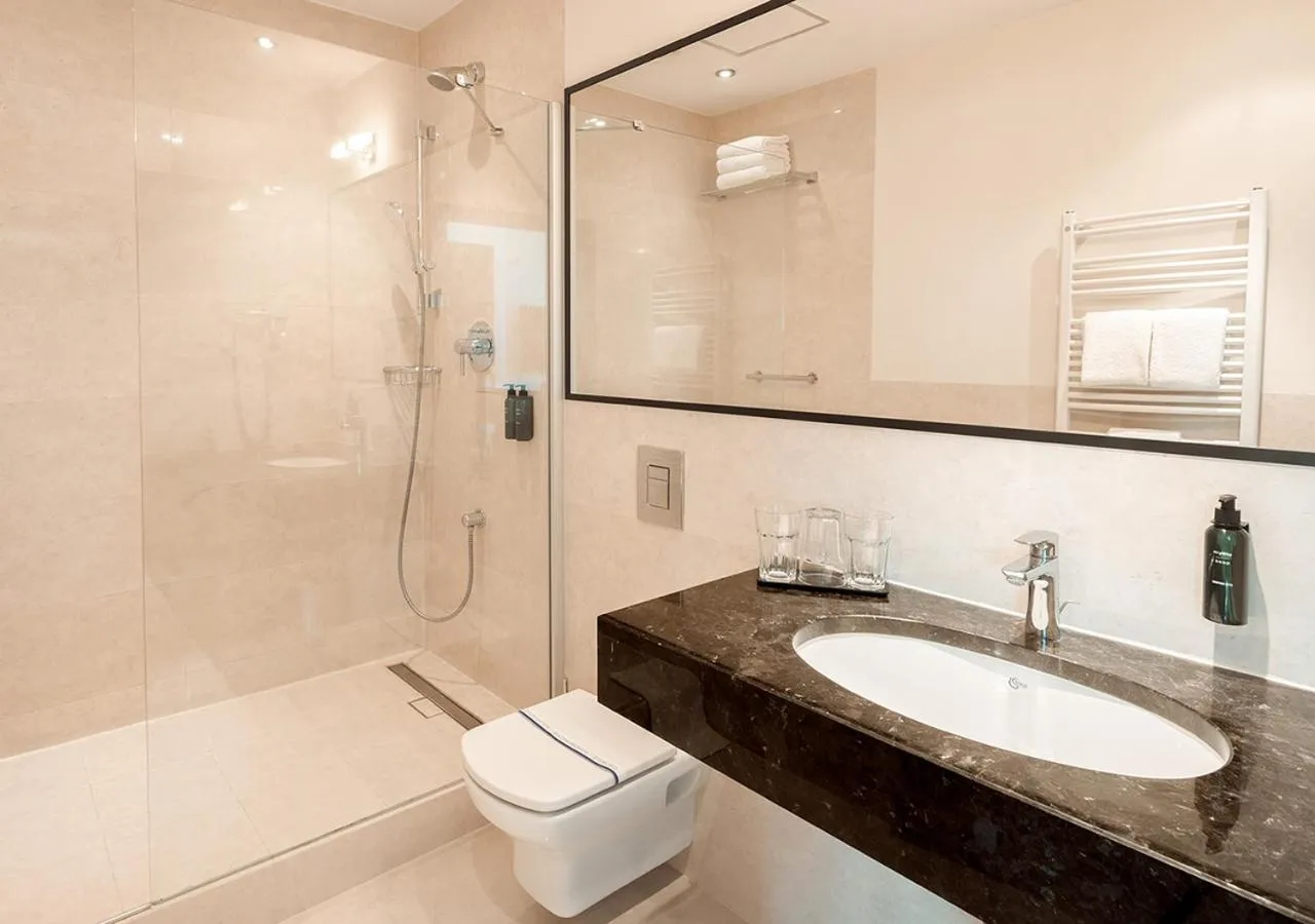 Shower in Europeum Hotel