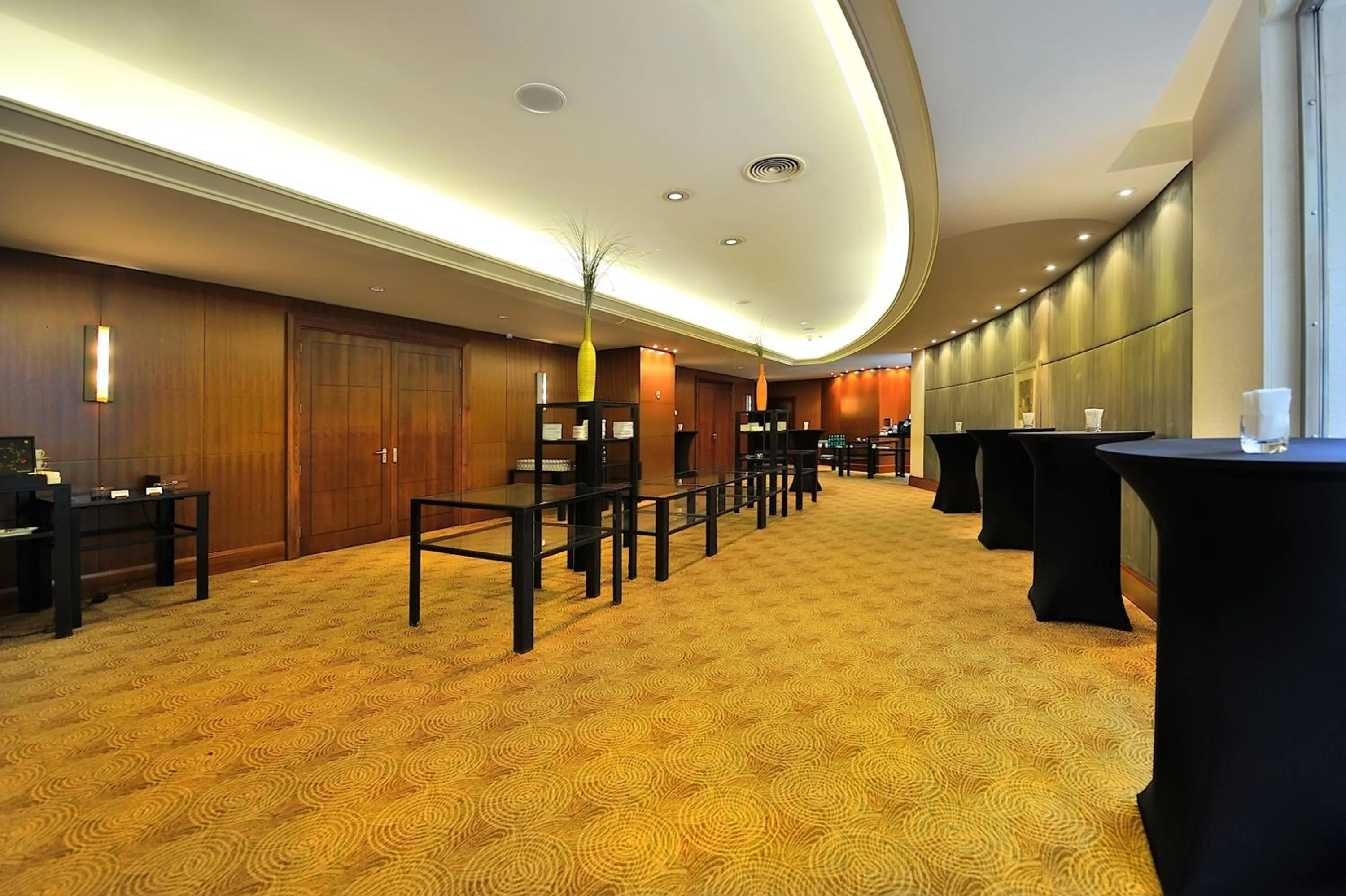 Business facilities in Regent Warsaw Hotel